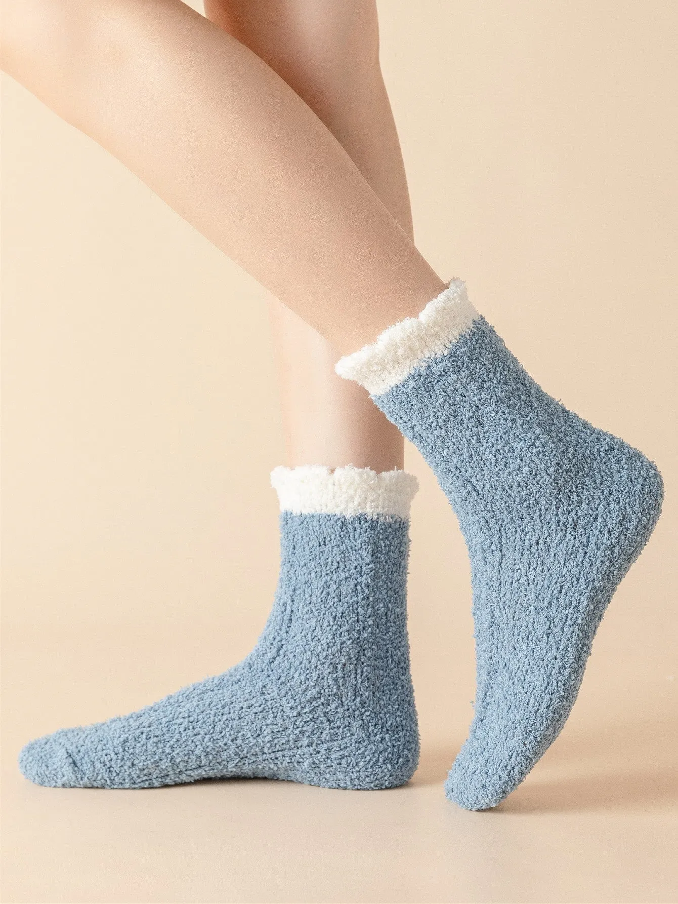 7pairs Two Tone Fuzzy Crew Socks - Multicolor