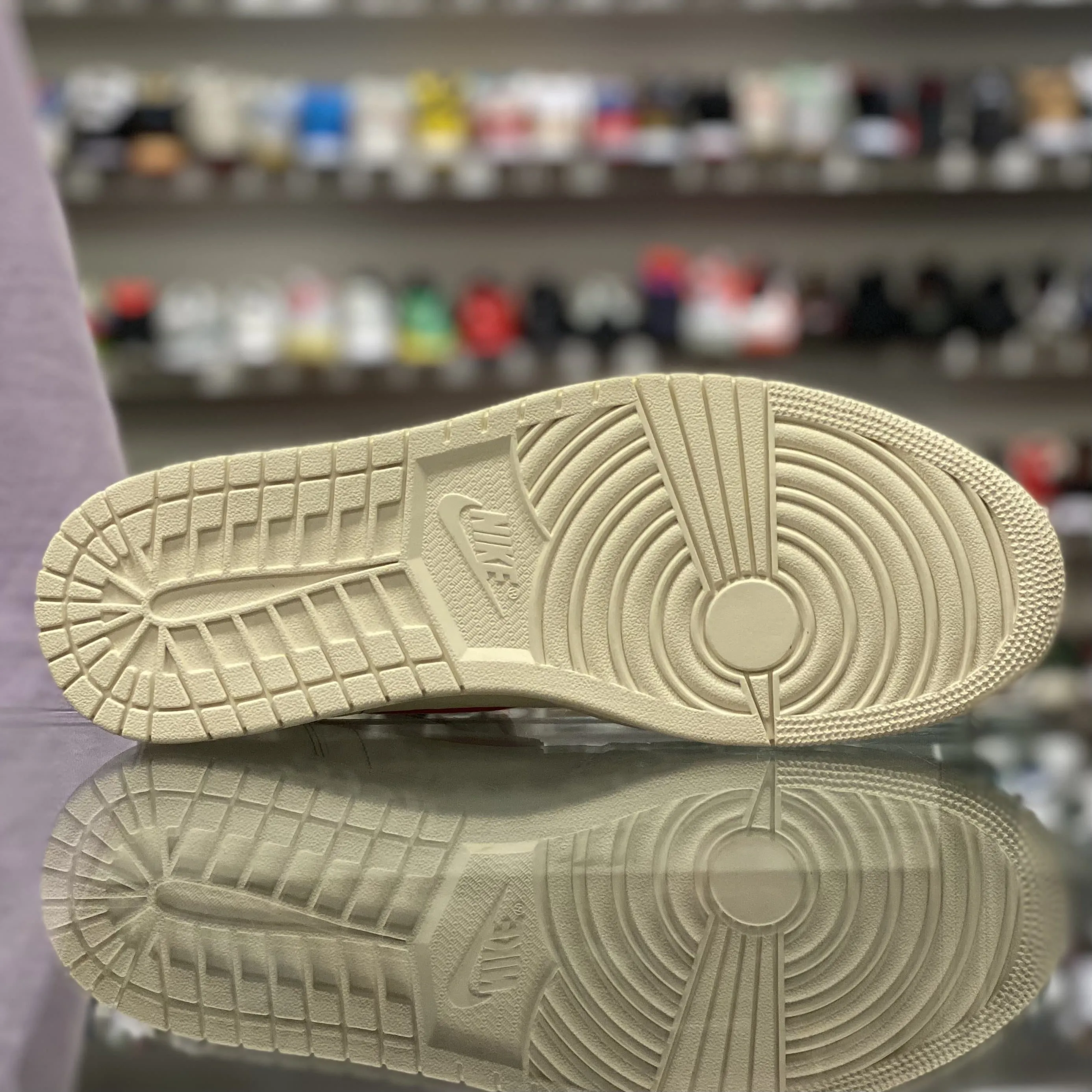 Air Jordan 1 Retro High OG “Phantom”