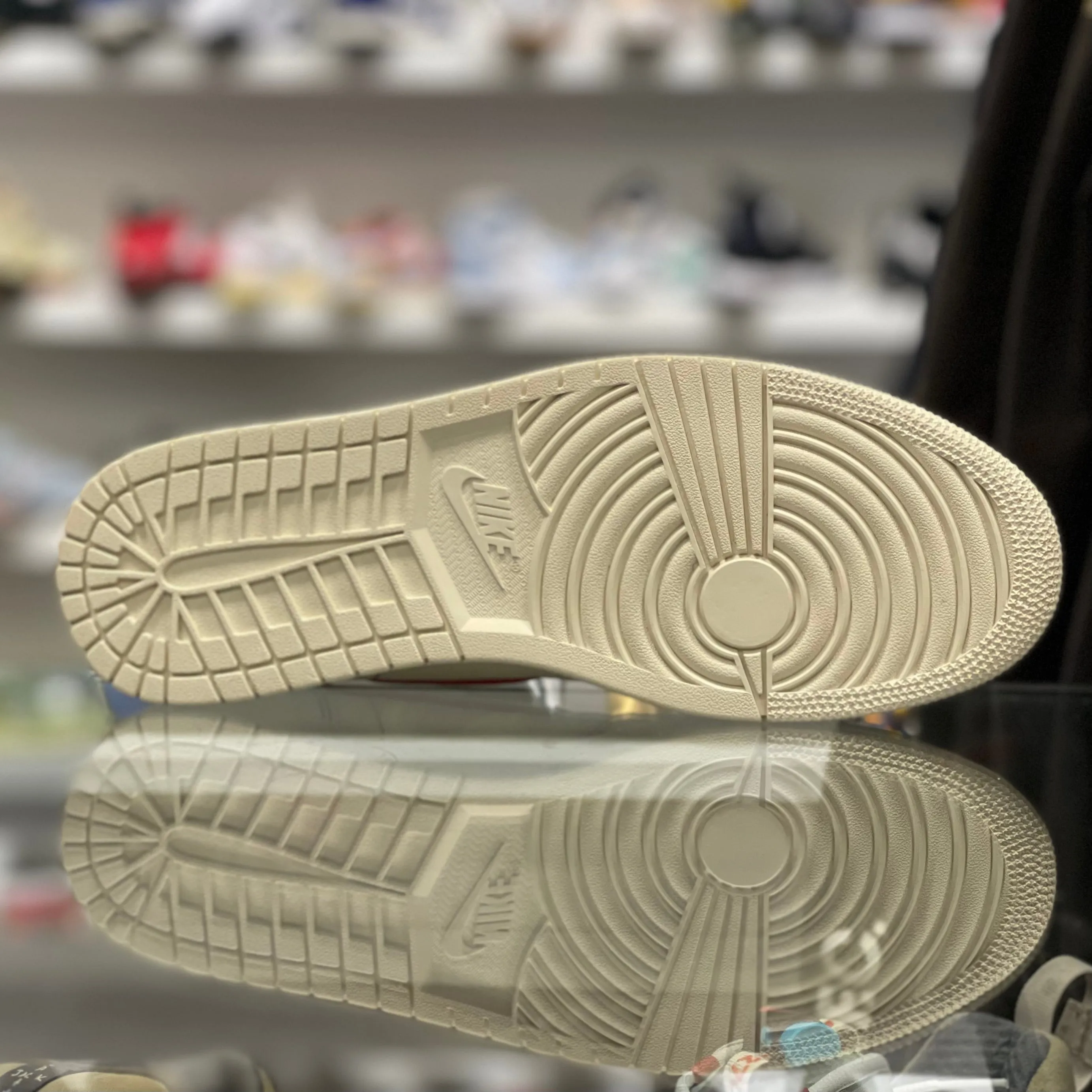 Air Jordan 1 Retro High OG “Phantom”