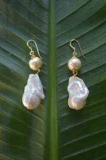 Baroque Pearl Earring