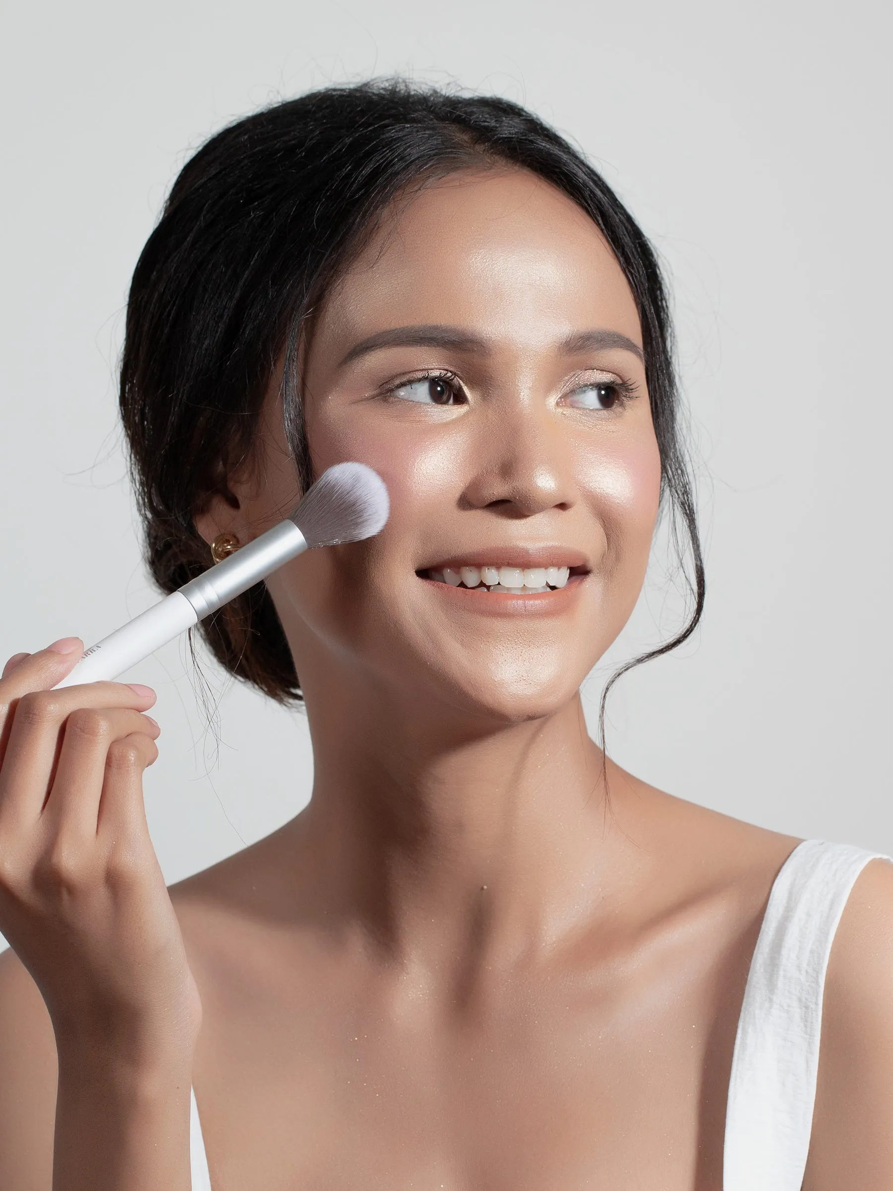 BLUSH BRUSH