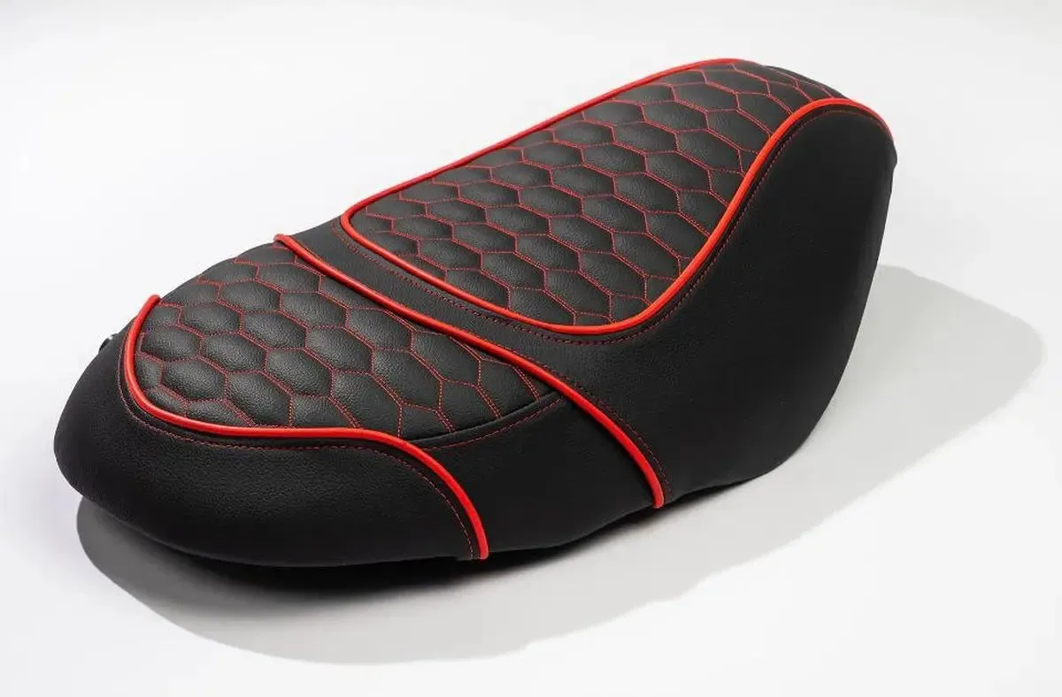 Custom Seat Black & Red | PIAGGIO ZIP II/ZIP SP