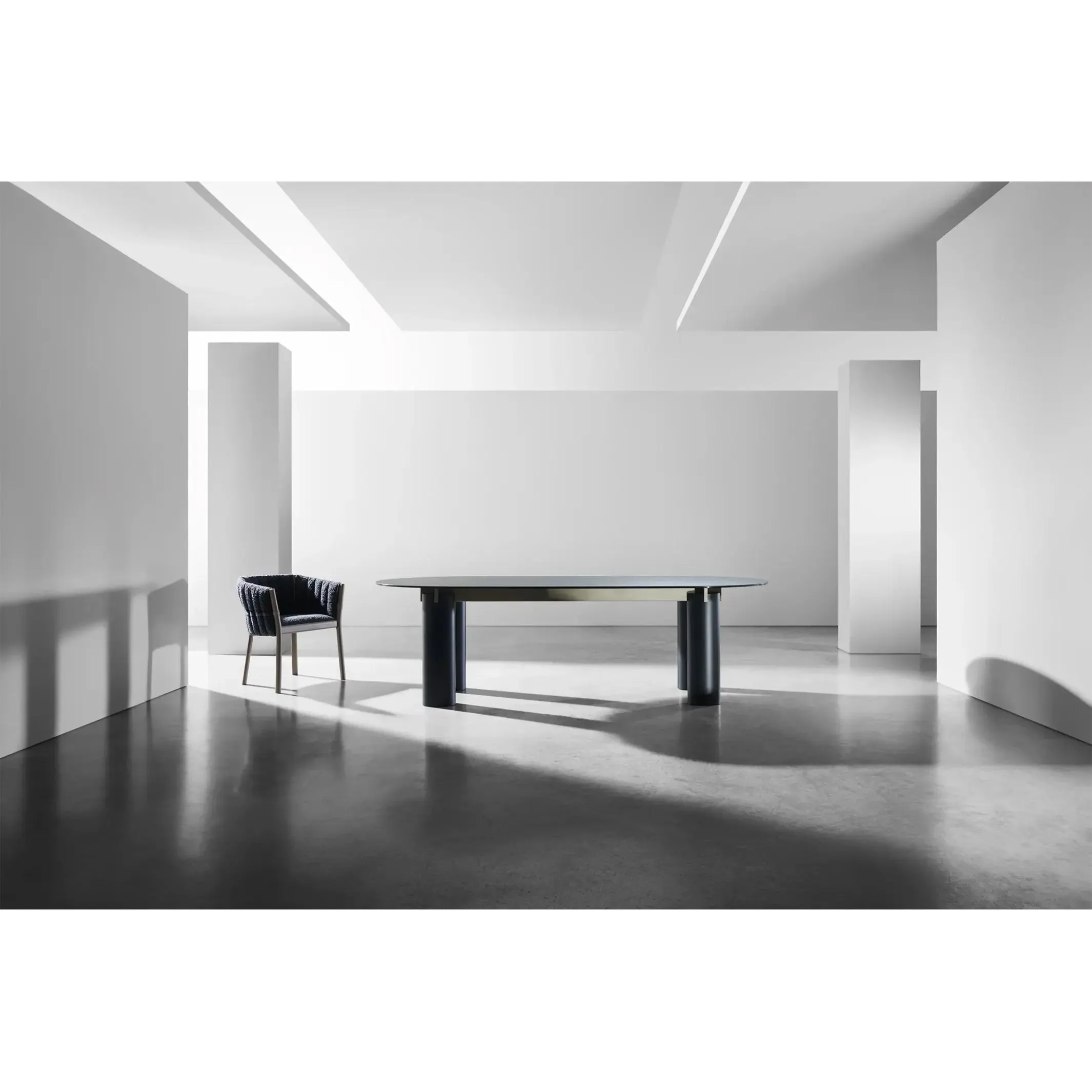 Daen 34 - Oval Table