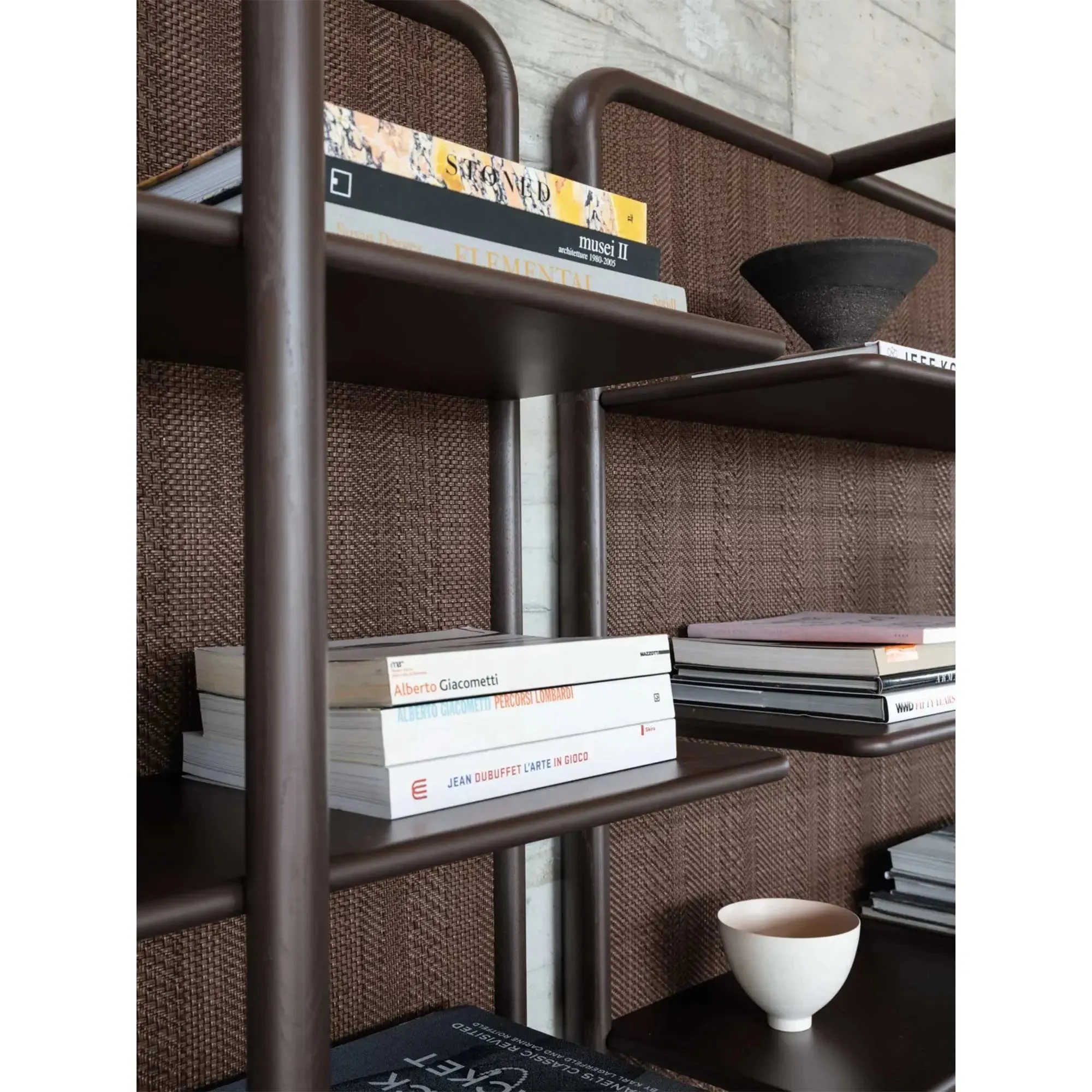 Daen 72 - Bookshelf