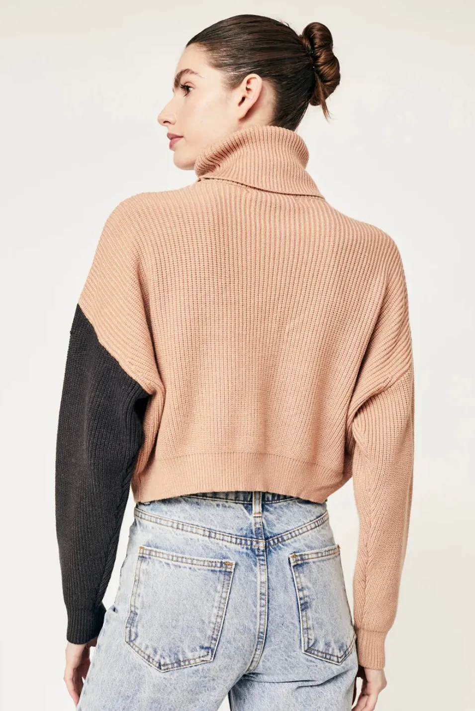 DELUC Leone Colorblock Sweater