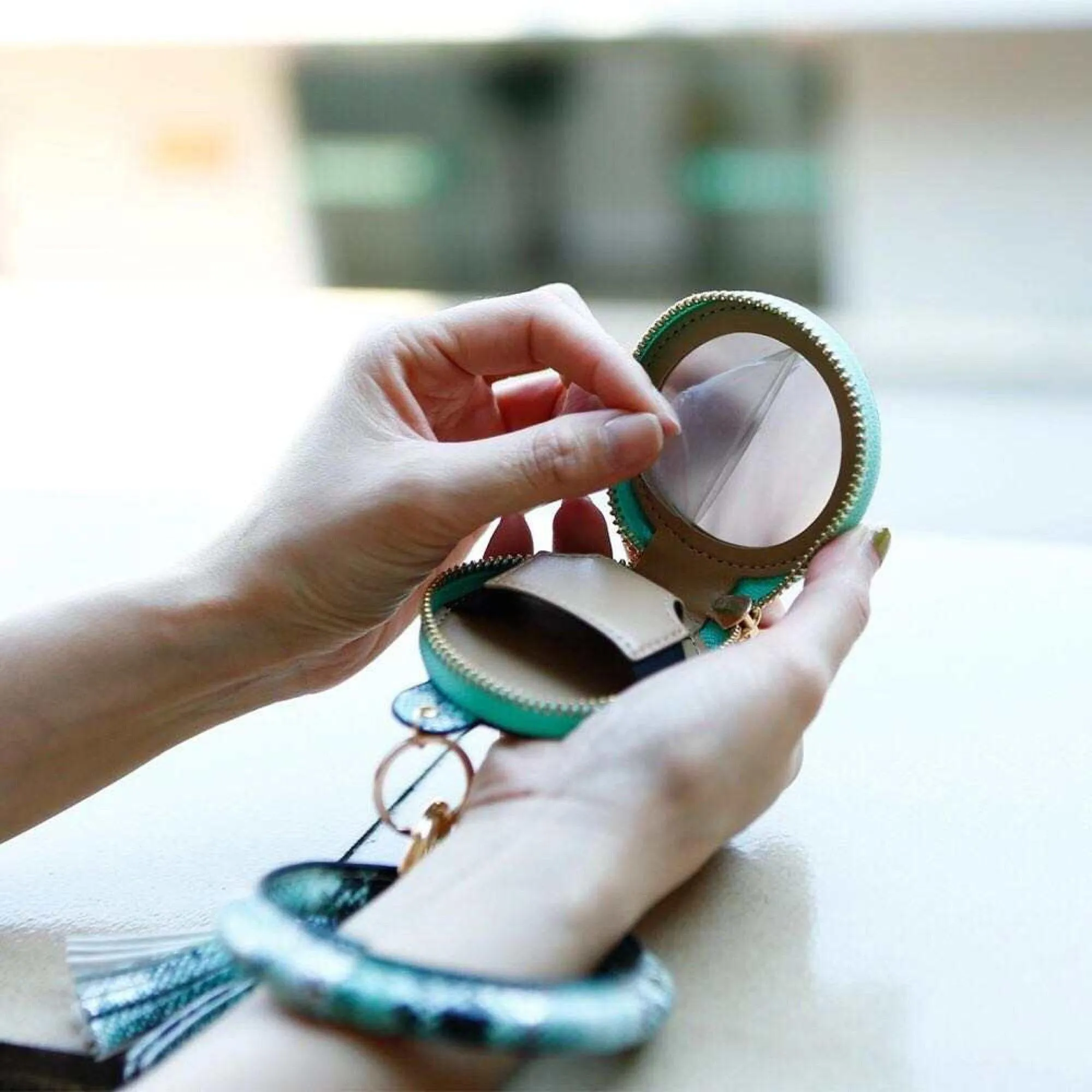 Ear Pod Holder & Mirror Compact Bangle