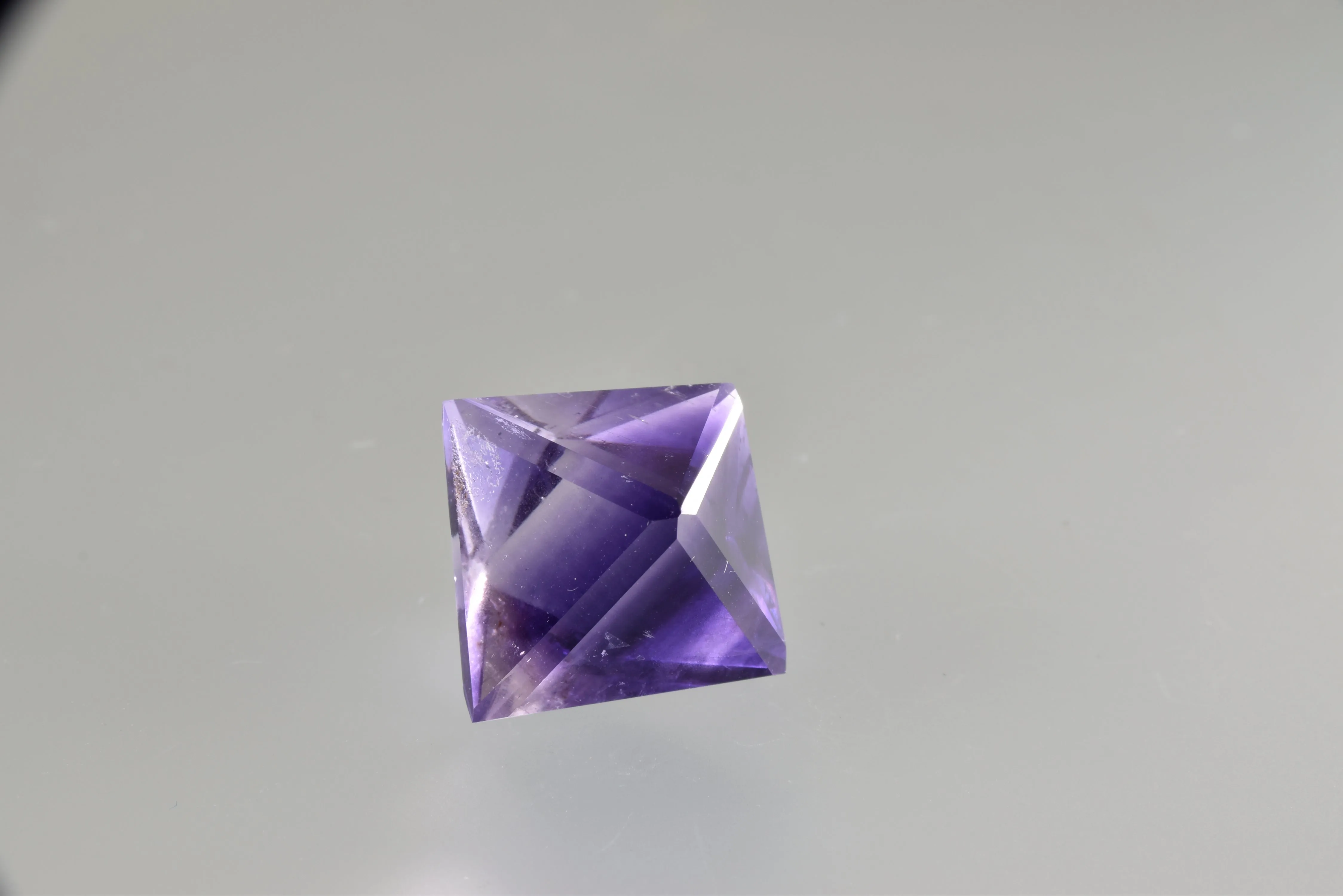 Fluorite, Bahama Pod, Denton Mine, Harris Creek District, Southern Illinois 1.5 cm on edge $45. 10/19