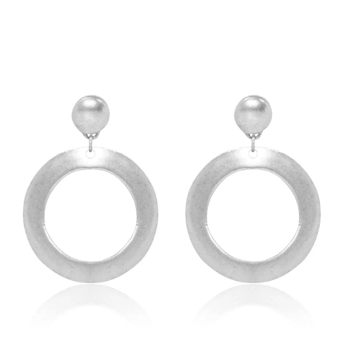 Frontal hoop earrings in gold