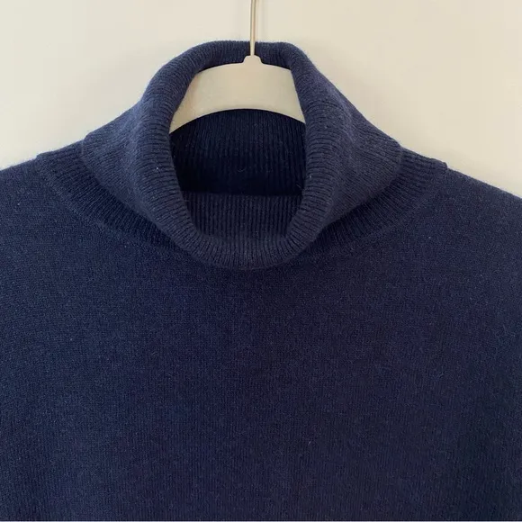 Garnet Hill Women's 100% Cashmere Turtleneck Colorblock Navy Blue Sweater L