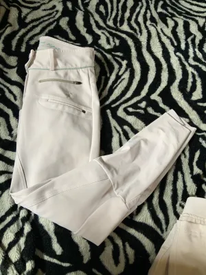 Horse pilot white jodhpurs in small size (FREE POSTAGE)