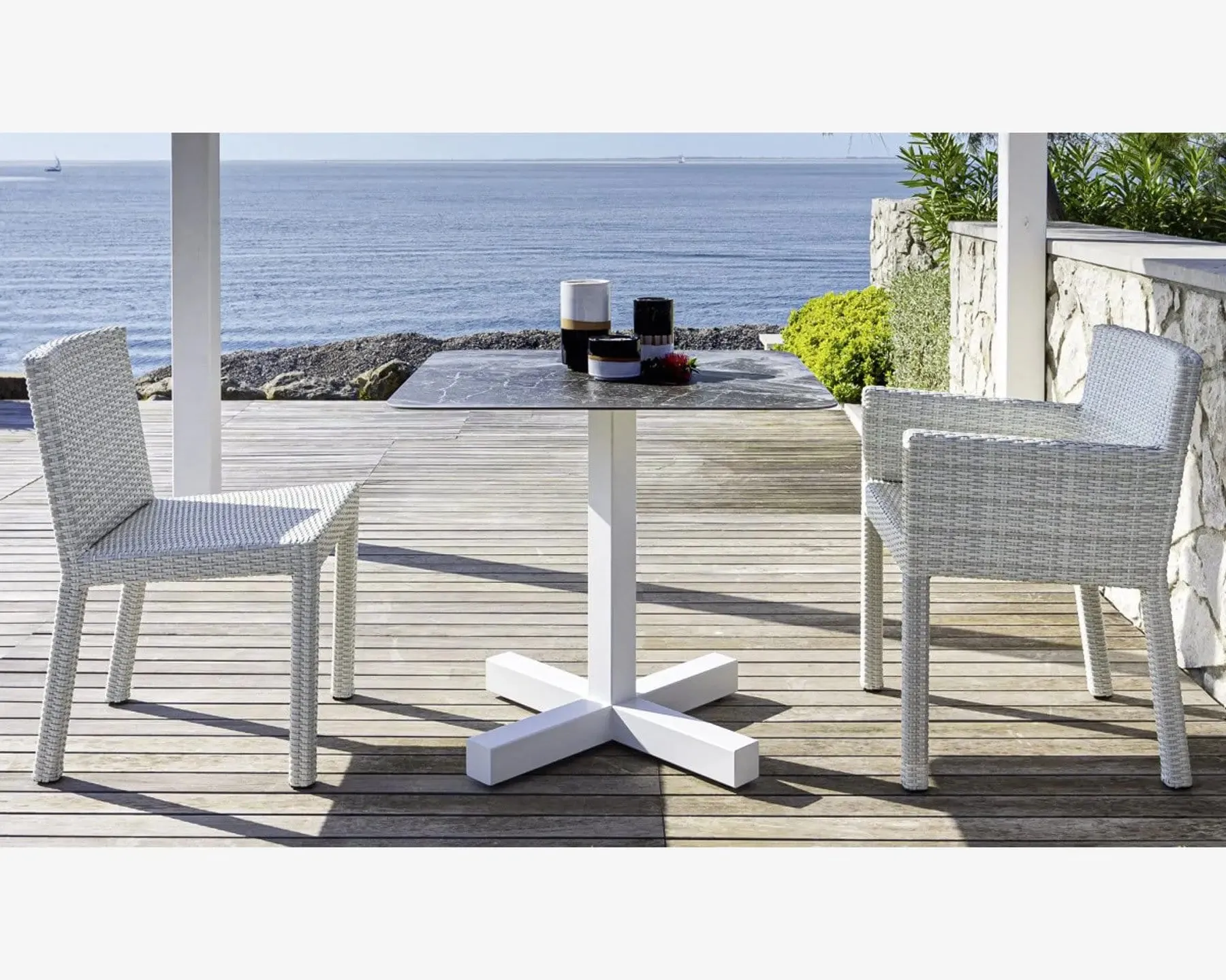 InOut 847 Table