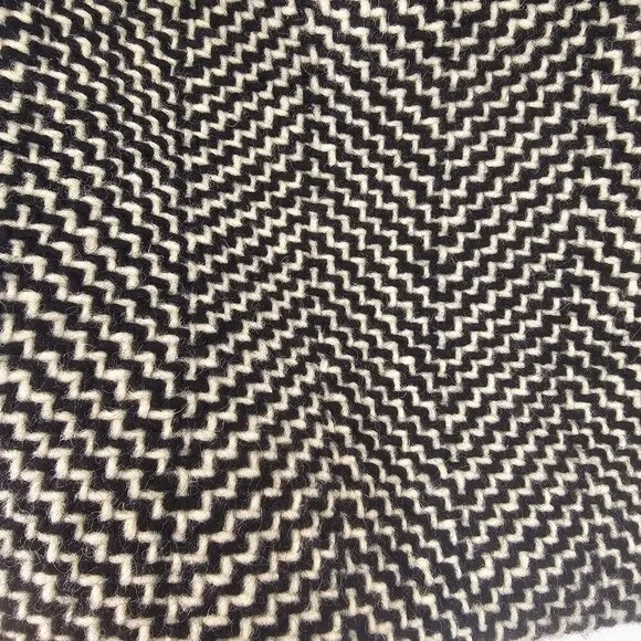 J Crew Black Wool A-Line Short Skirt Sz 8 Chevron Pattern Pocketed Front Panel