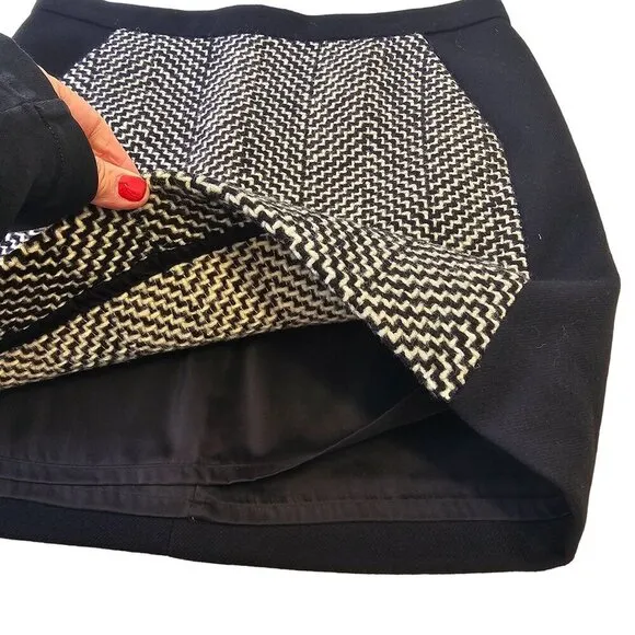 J Crew Black Wool A-Line Short Skirt Sz 8 Chevron Pattern Pocketed Front Panel