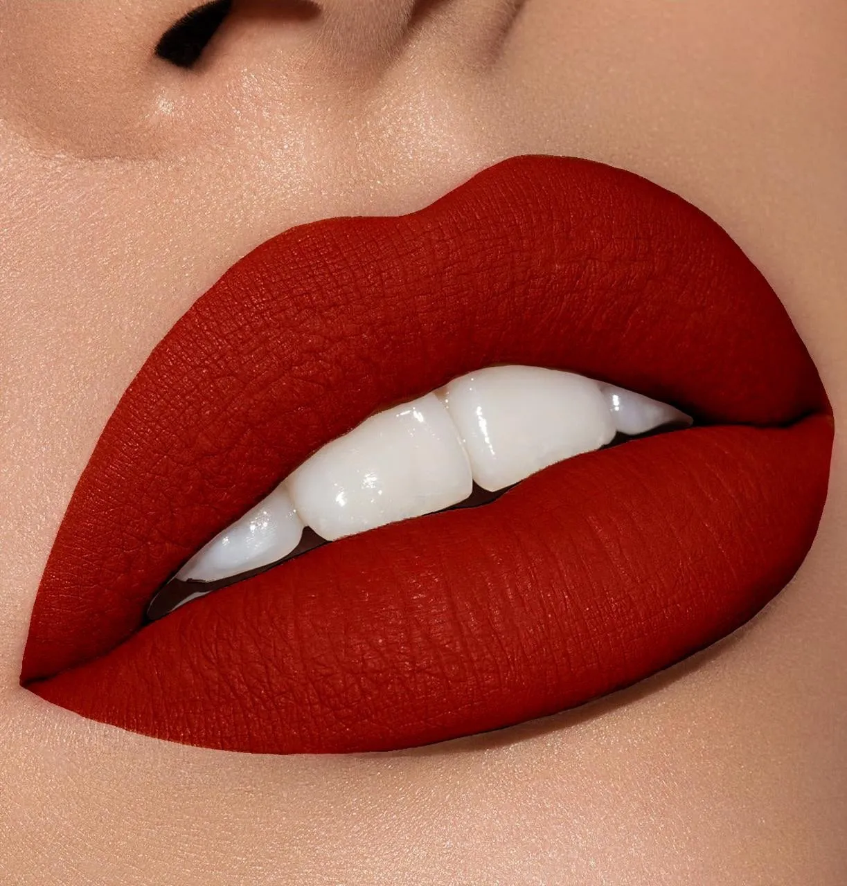 Labial Líquido Matte ETERNAL LUXOR COSMETICS