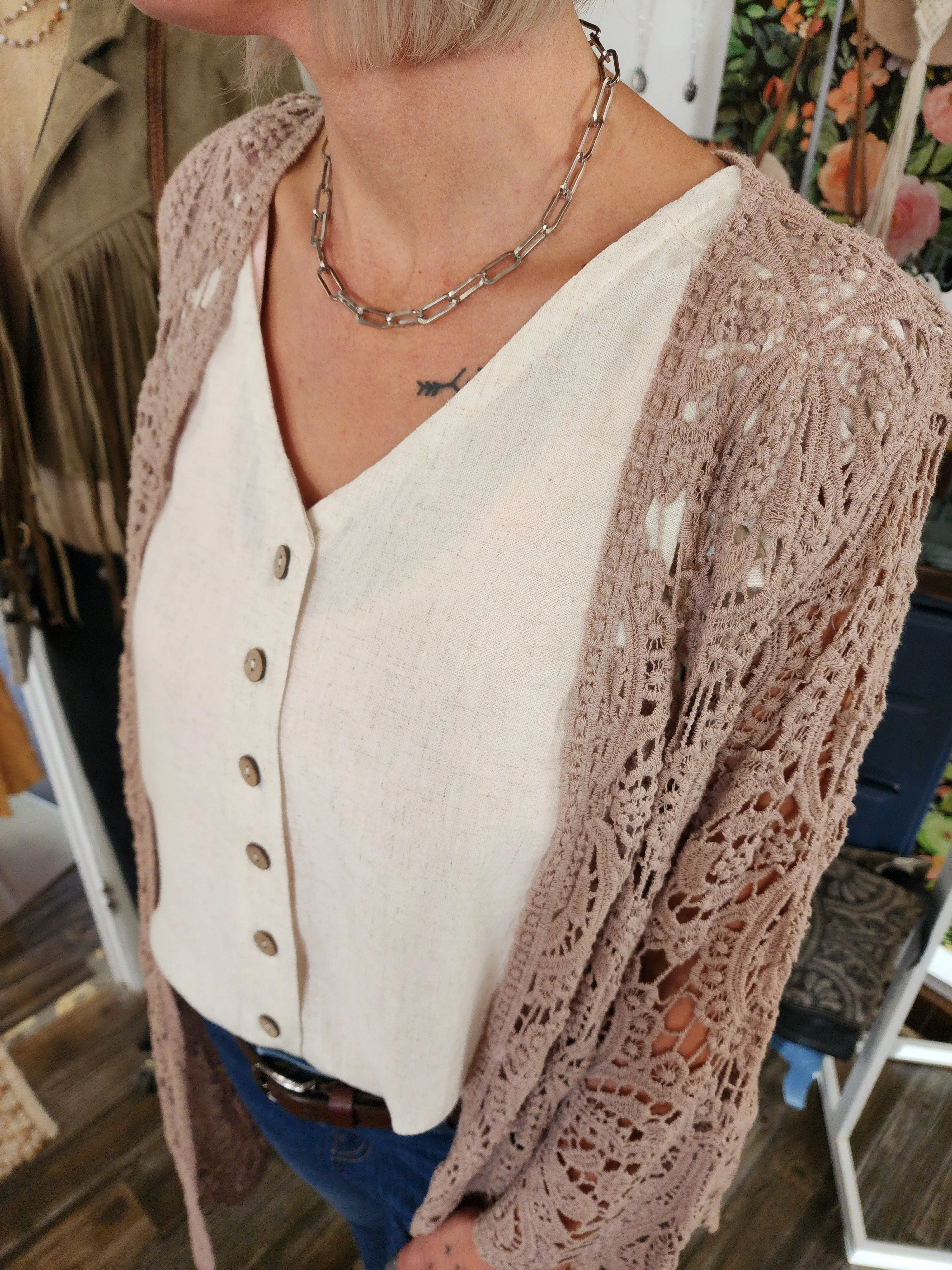 Linen button up v-neck sleeveless blouse in cream *