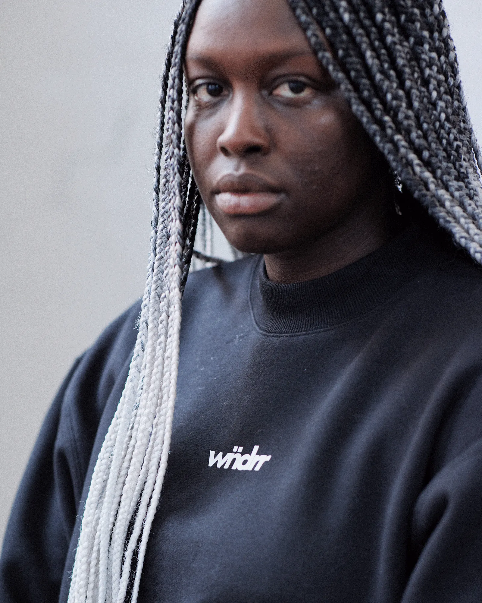 LODGE CREW SWEAT - BLACK