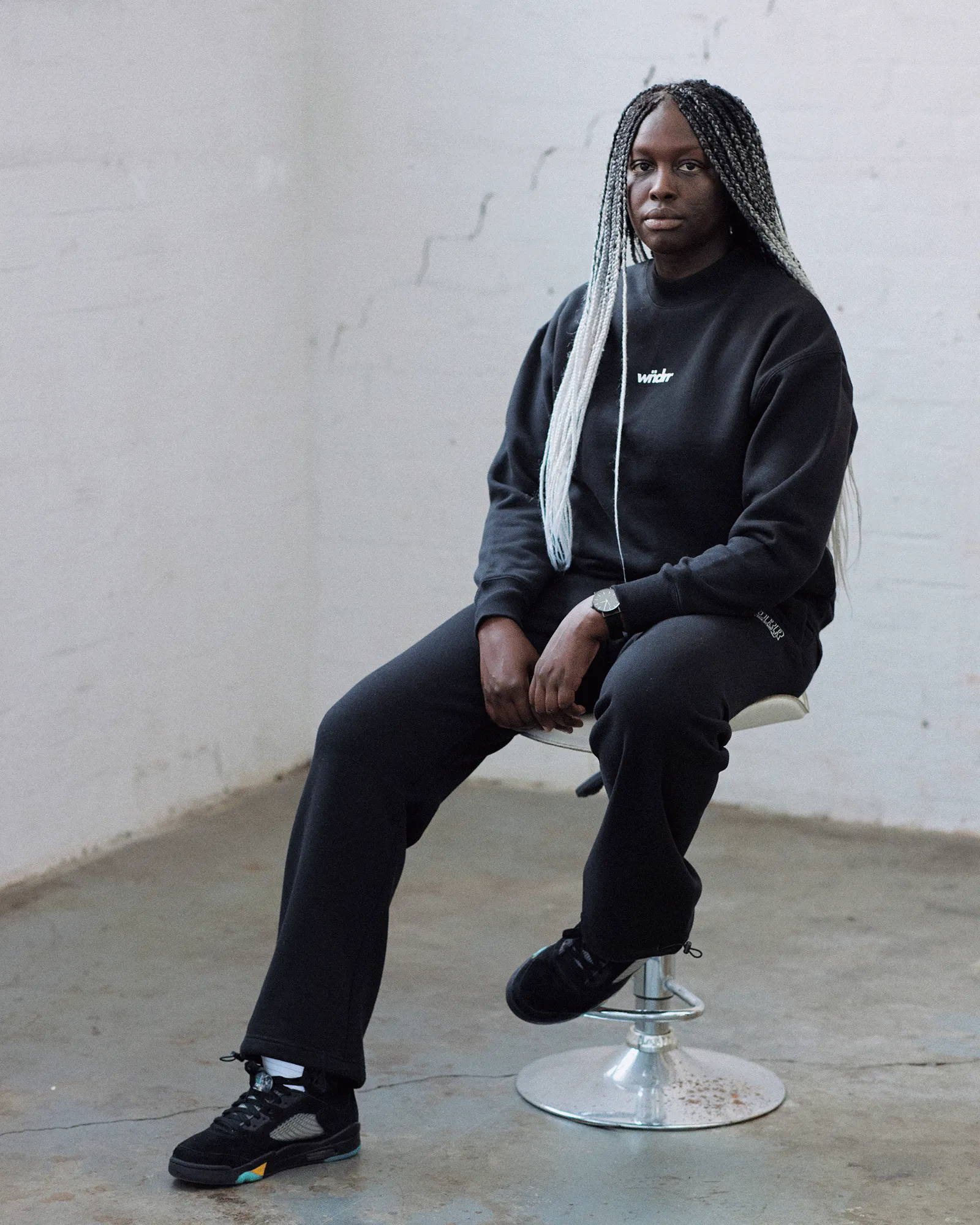 LODGE CREW SWEAT - BLACK