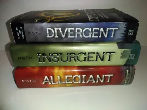 Lot of 3 The Divergent Series books 1,2,3 / HC / by Veronica Roth