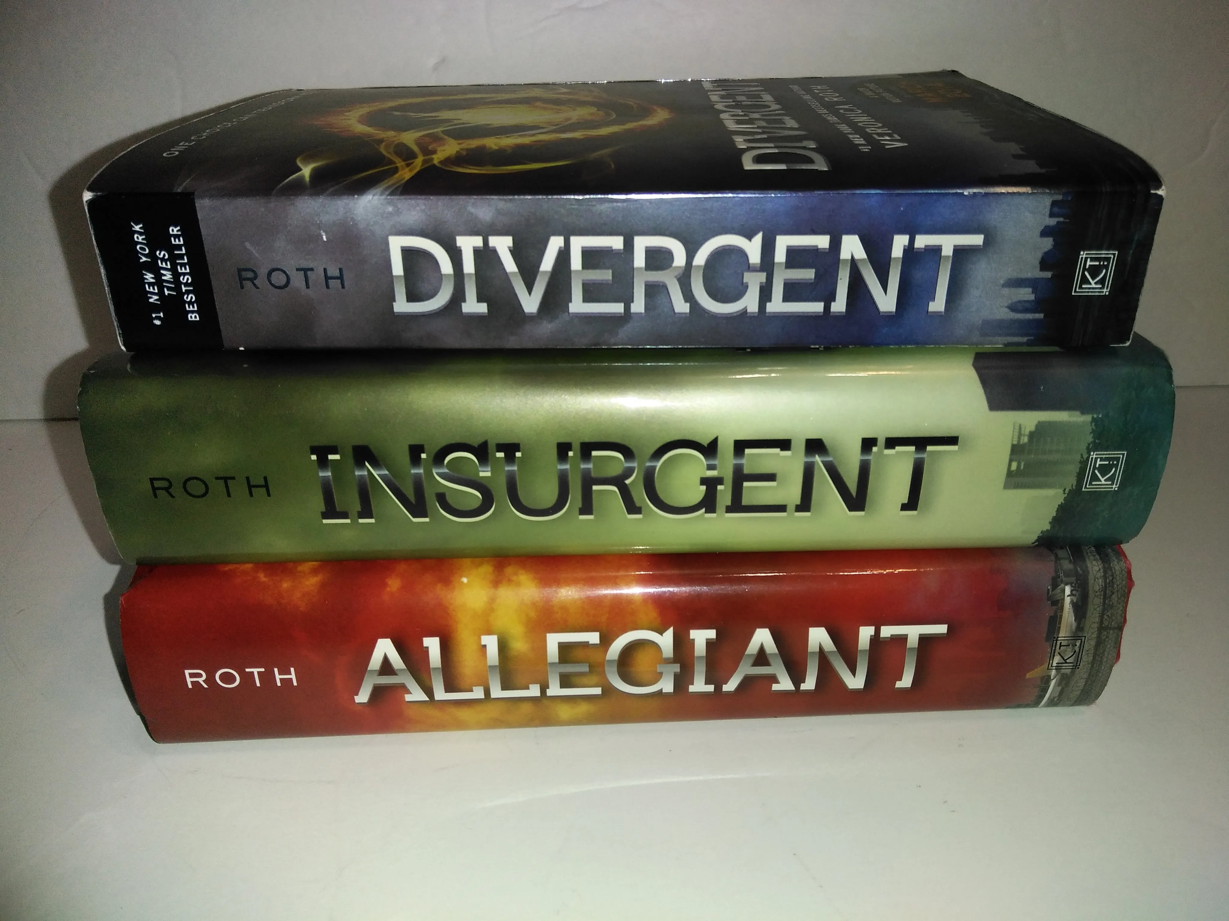 Lot of 3 The Divergent Series books 1,2,3 / HC / by Veronica Roth