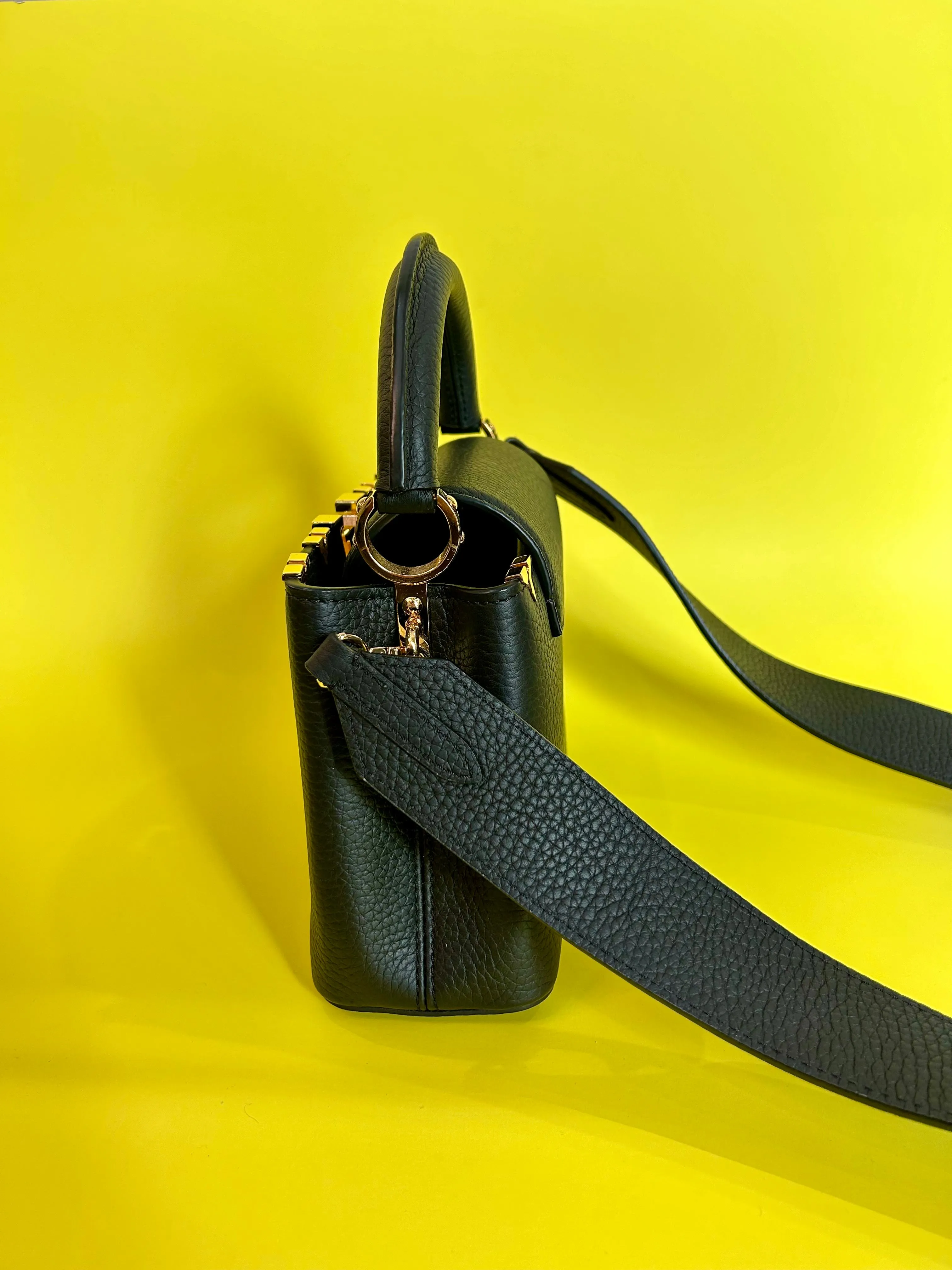 Louis Vuitton Black Pebbeled Capucines Mini Baf