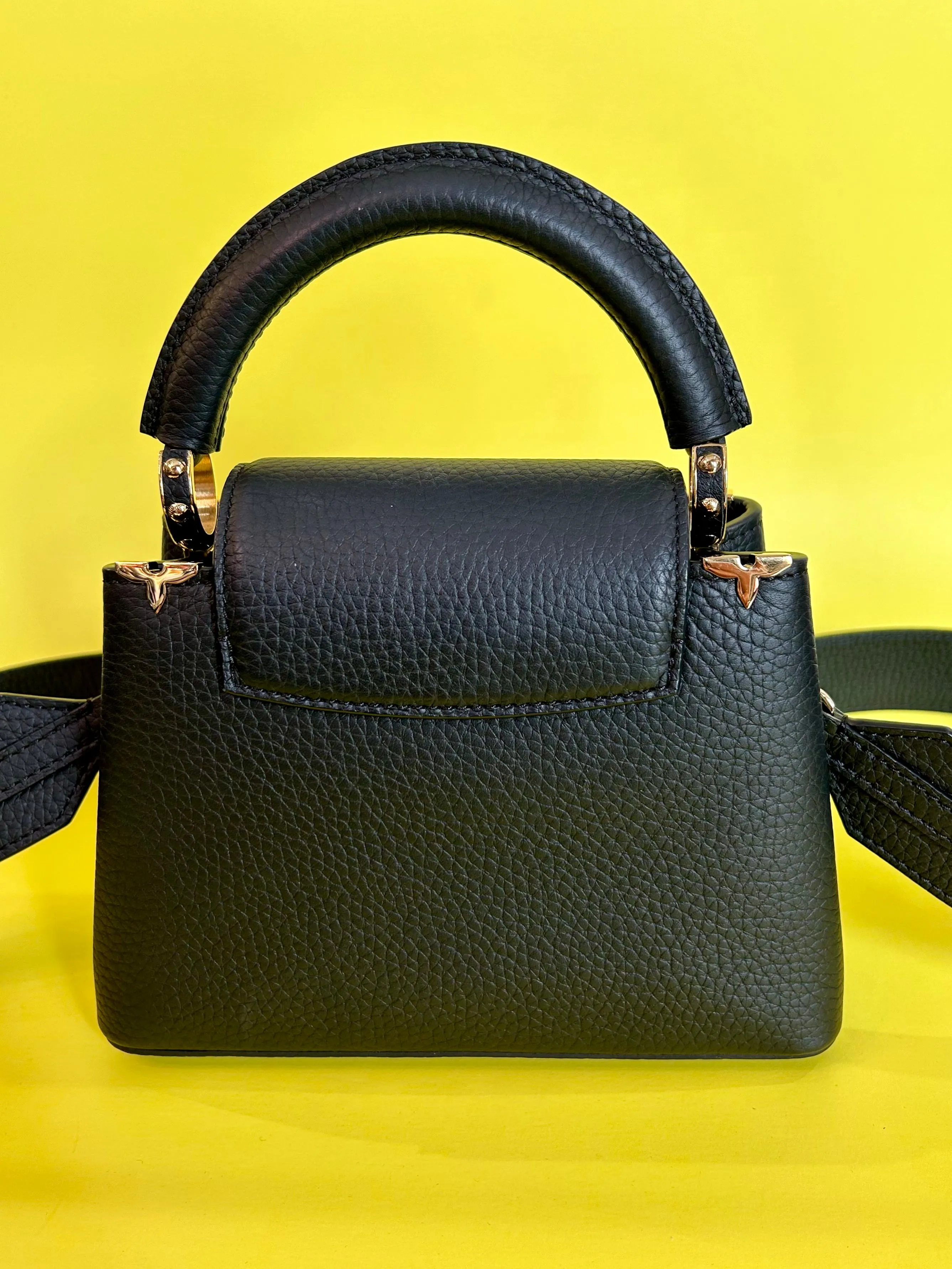 Louis Vuitton Black Pebbeled Capucines Mini Baf