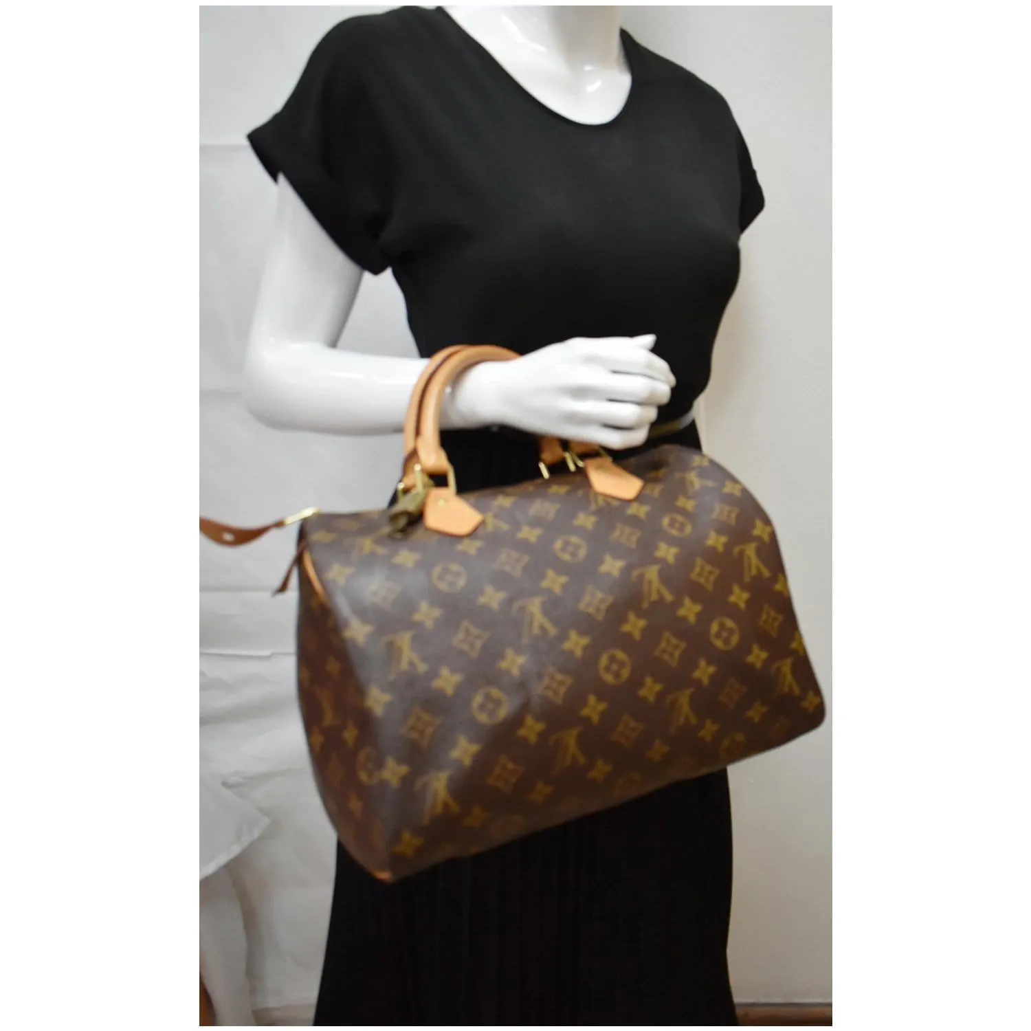 LOUIS VUITTON Speedy 30 Monogram Canvas Satchel Bag Brown
