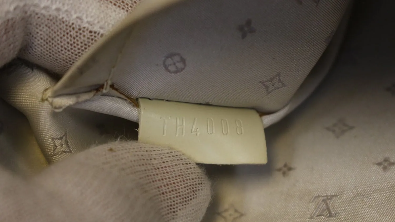 LOUIS VUITTON Suhali Le Radieux White Leather Satchel Bag - Last Call