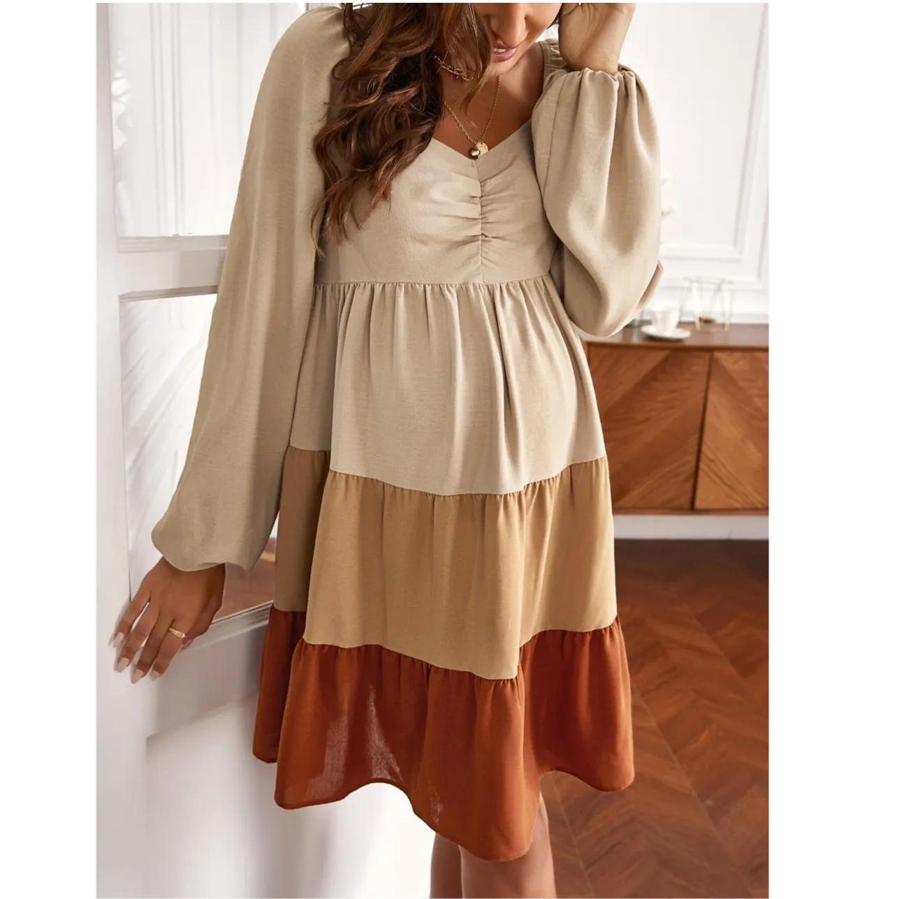 Maternity Sweetheart Neck Ruched Front Colorblock Dress