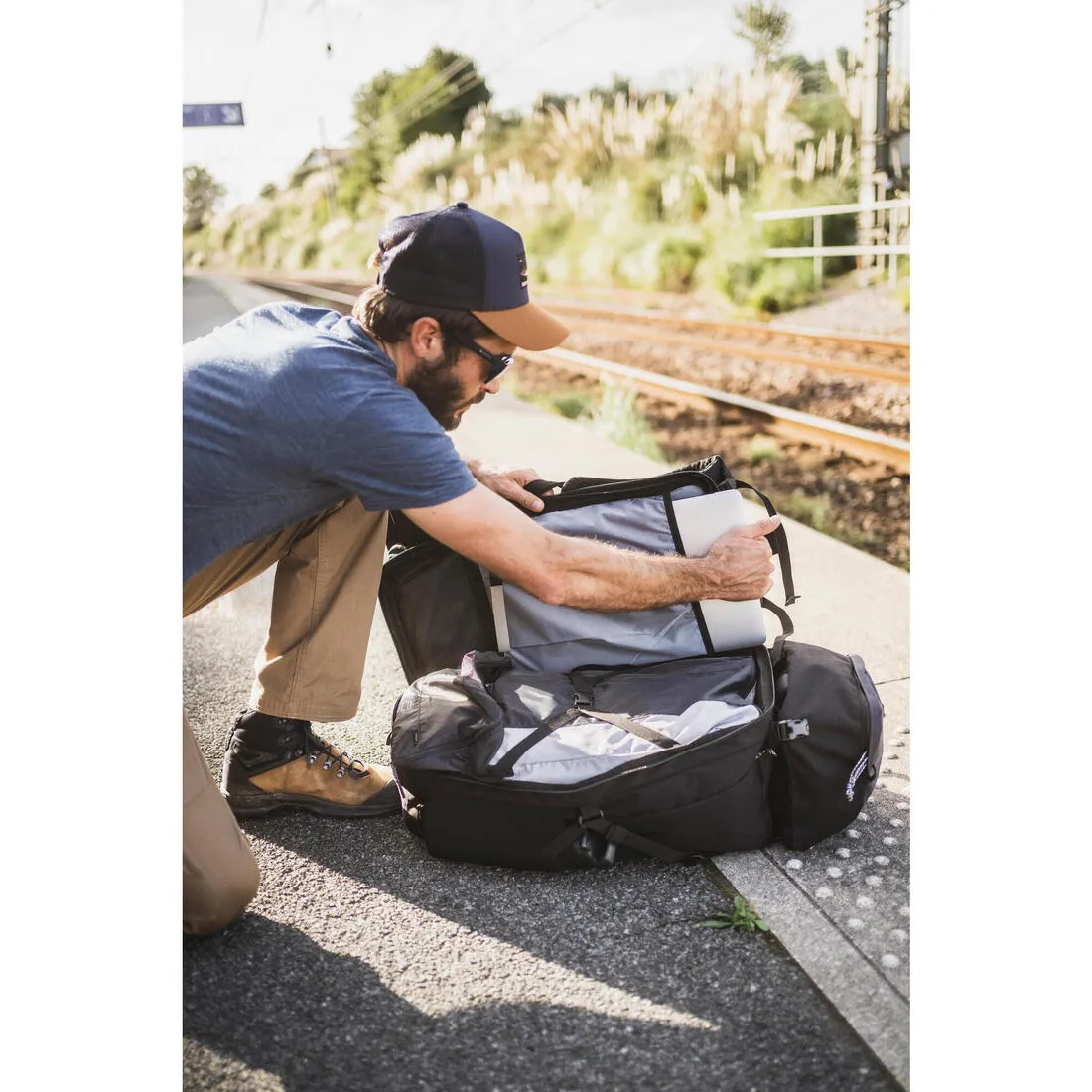 Men’s travel and trekking backpack with suitcase opening 50   6 L - Travel 900