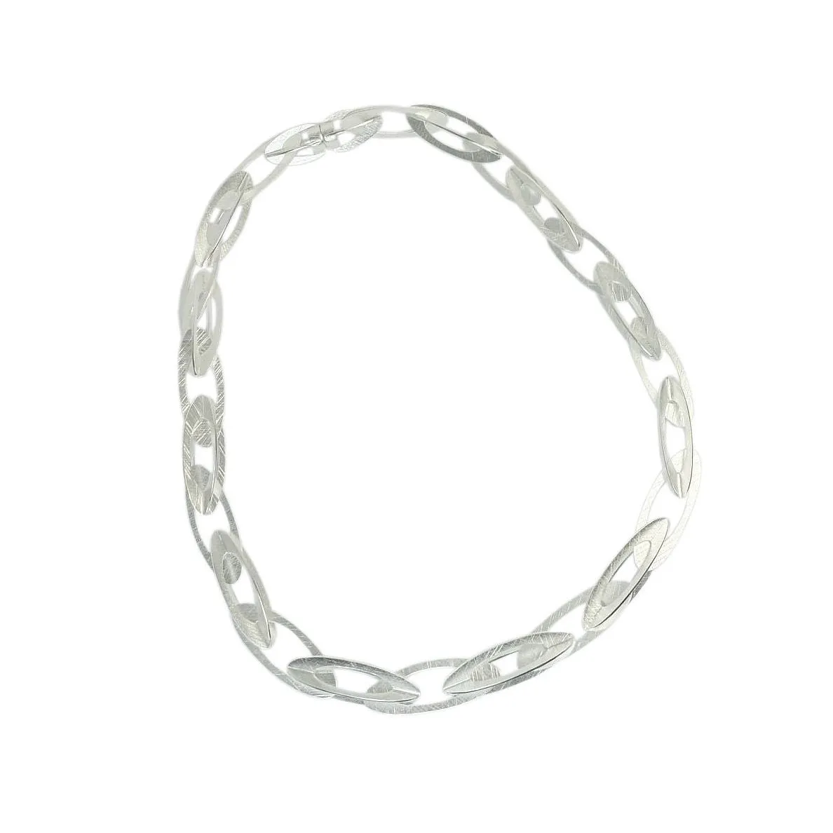 Mysterium Collection Sterling Silver Linked Oval Necklace