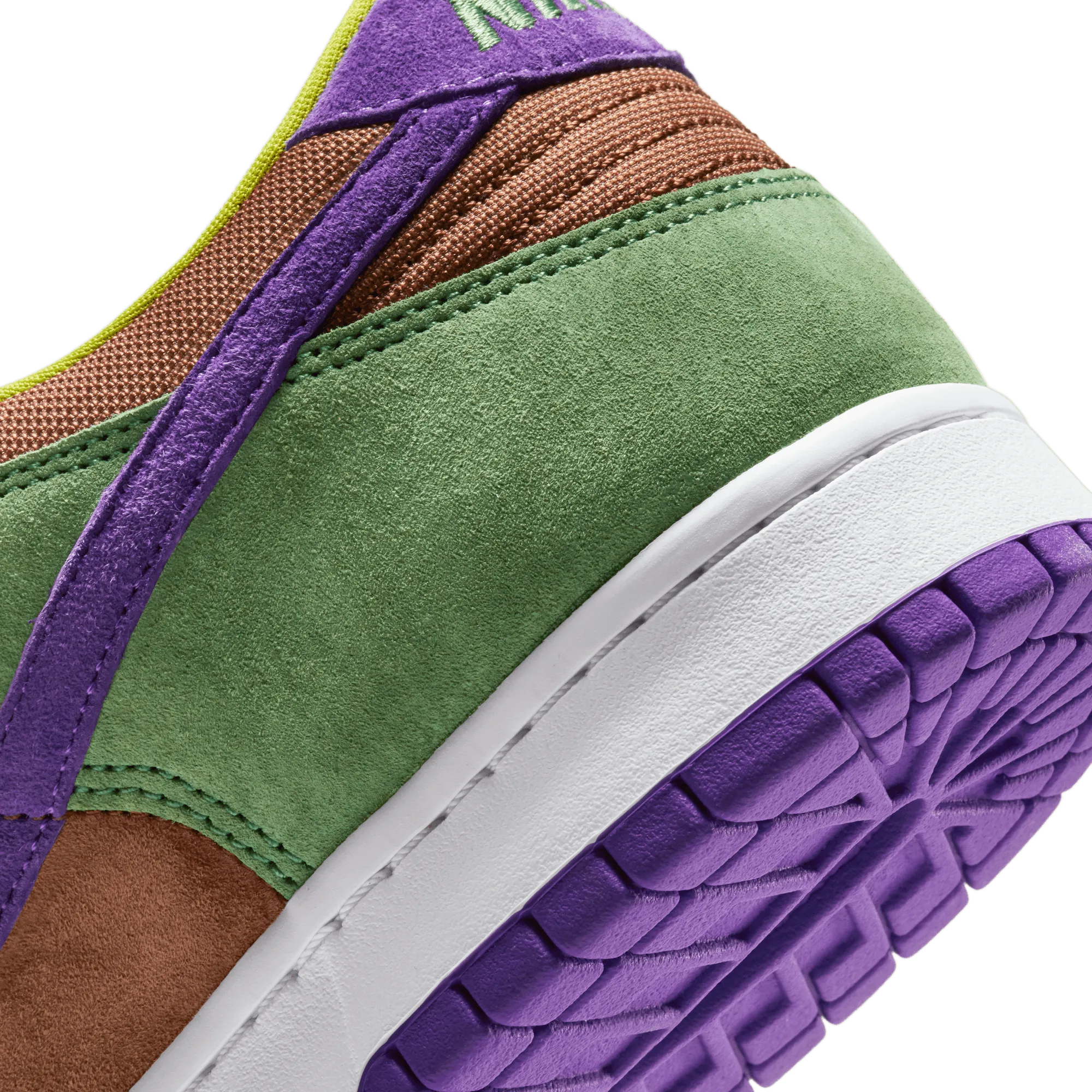 NIKE DUNK LOW SP