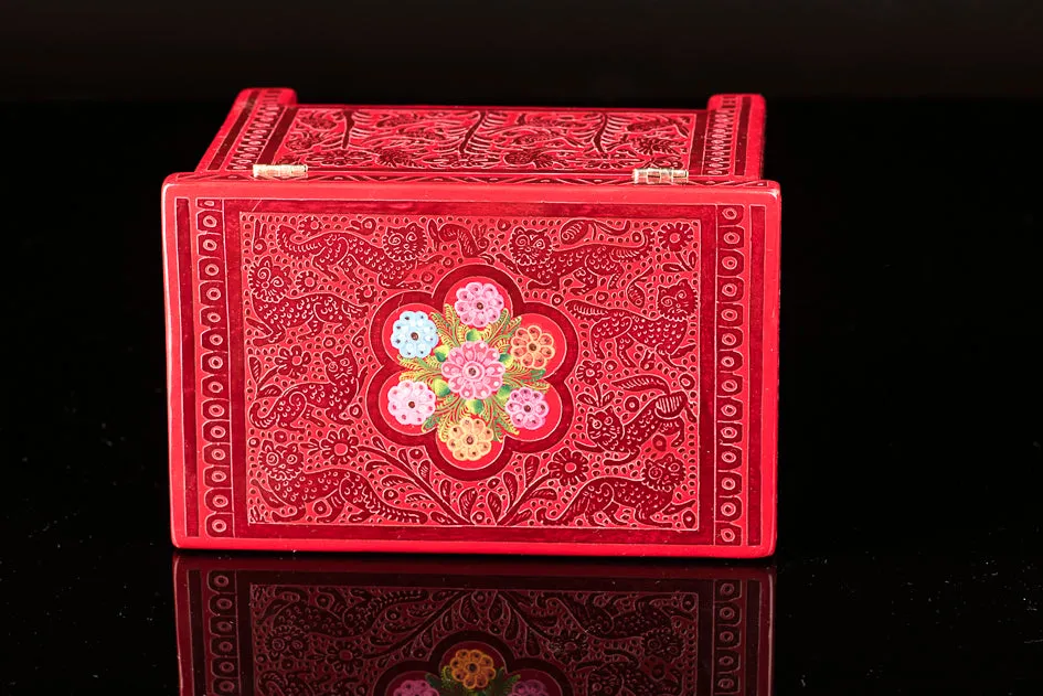 OLINALA RED LACQUERED WOOD CHEST