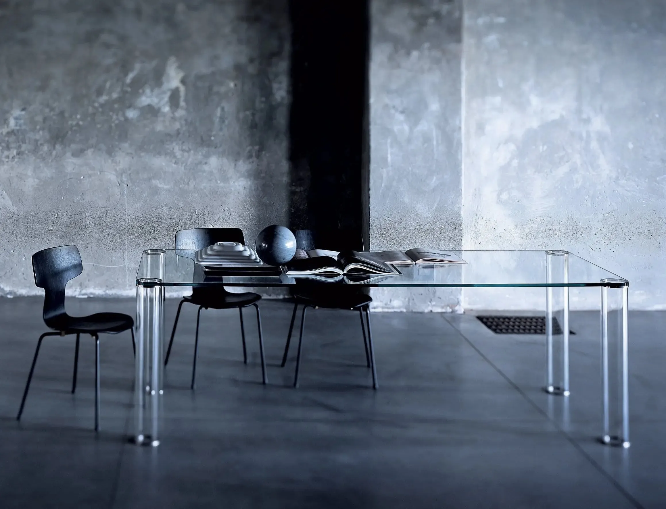 Pipeline High Glass Table