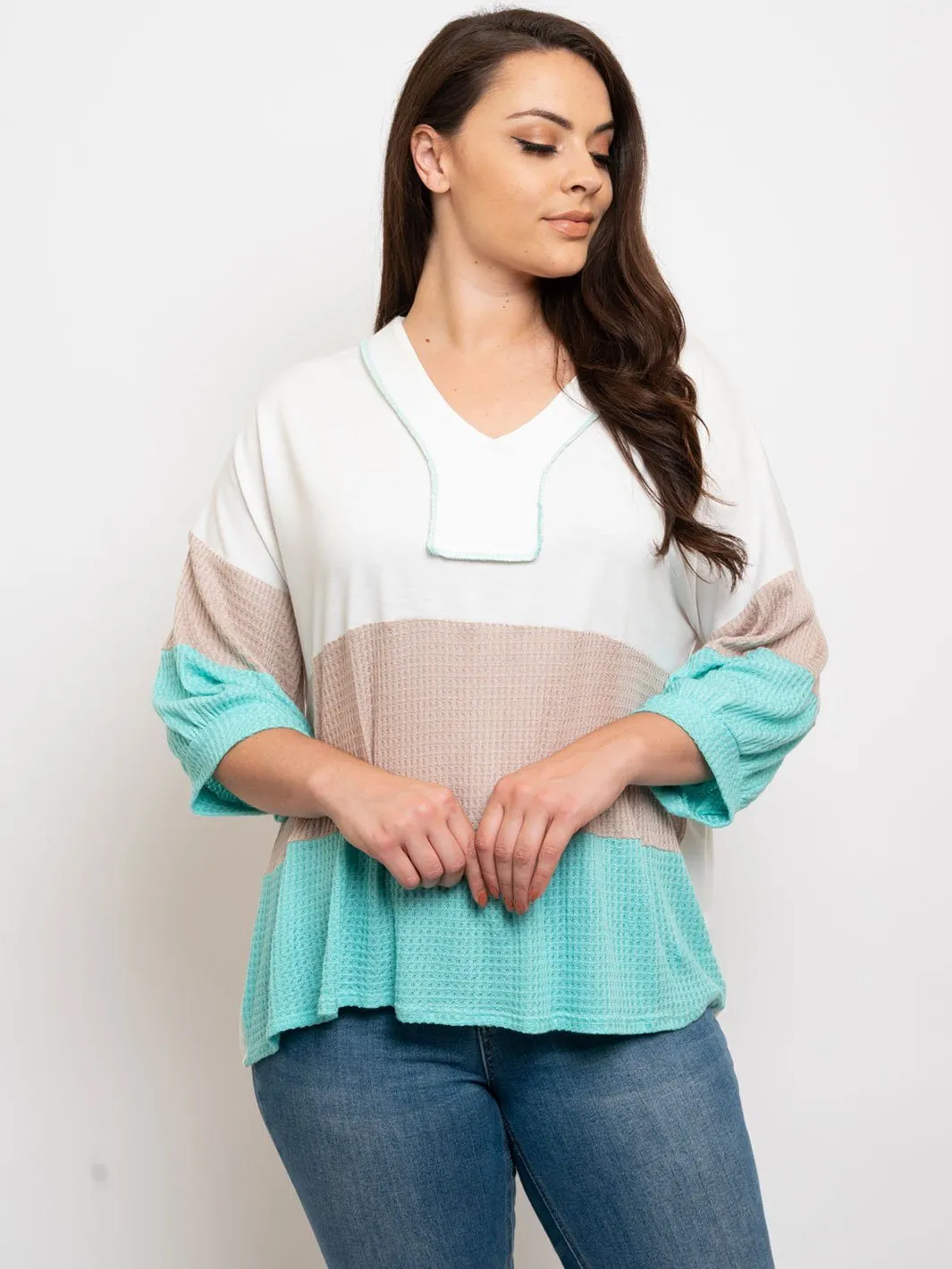 PLUS SIZE COLORBLOCK TOP