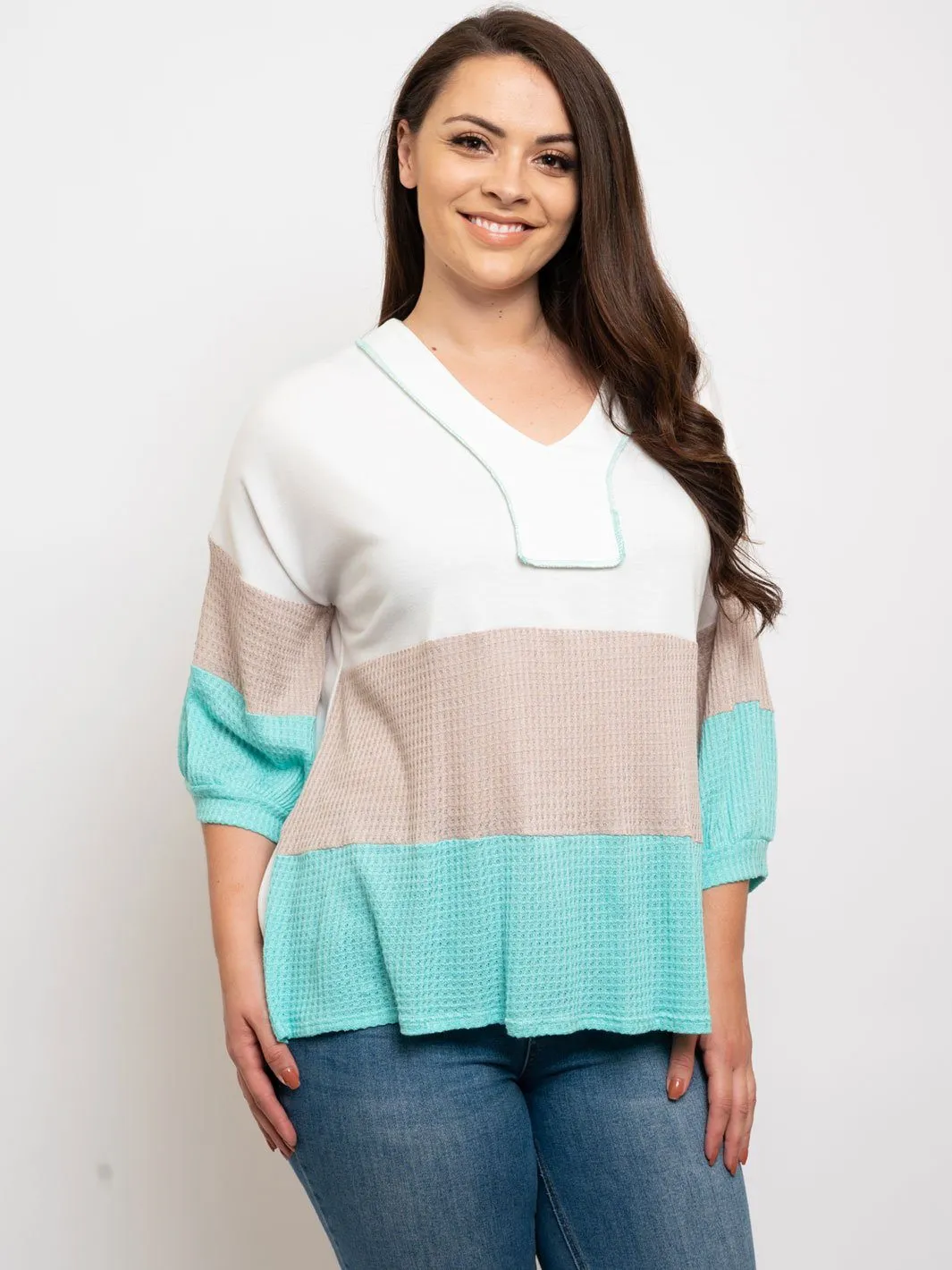 PLUS SIZE COLORBLOCK TOP