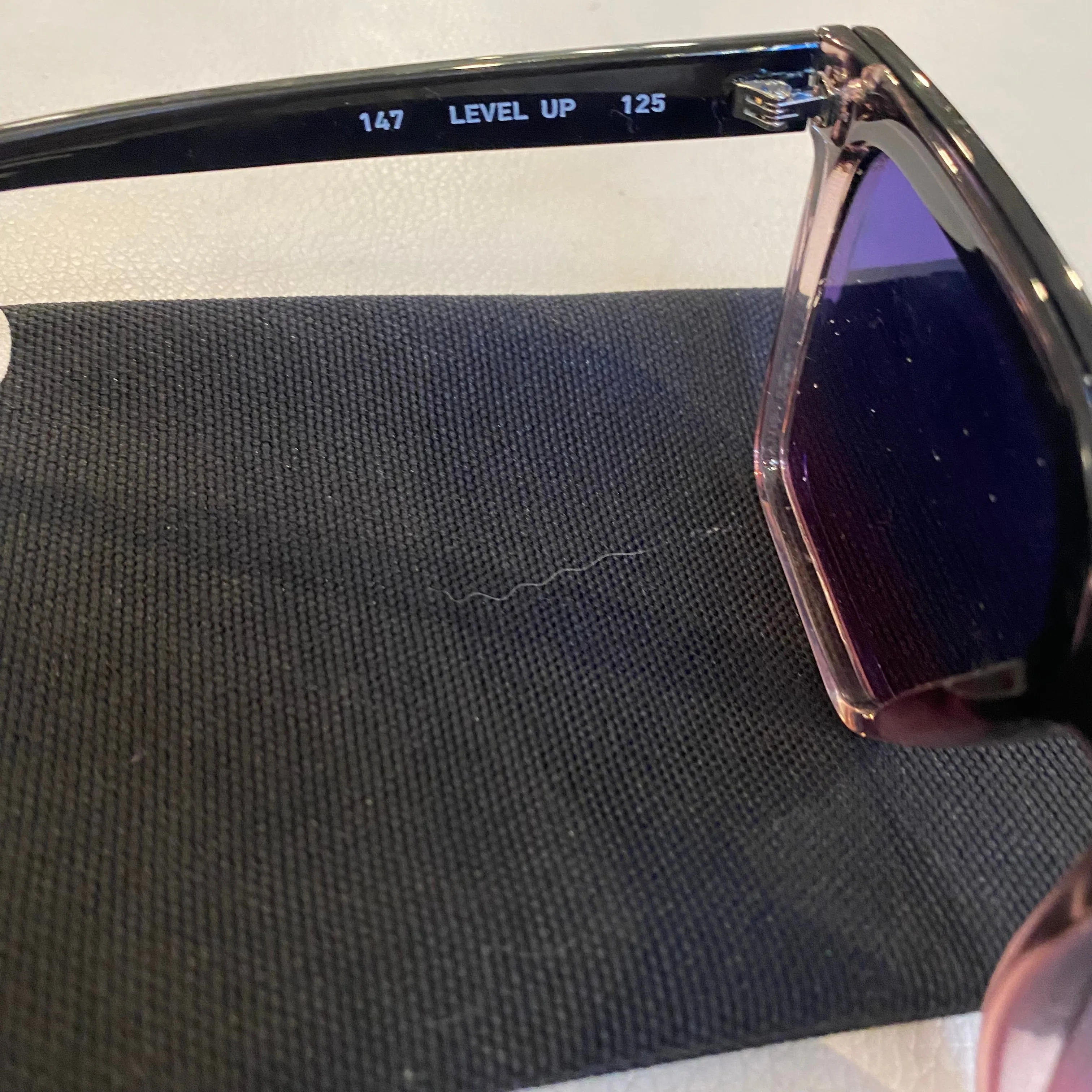 QUAY New Matte Black/Fade Coral NWOT