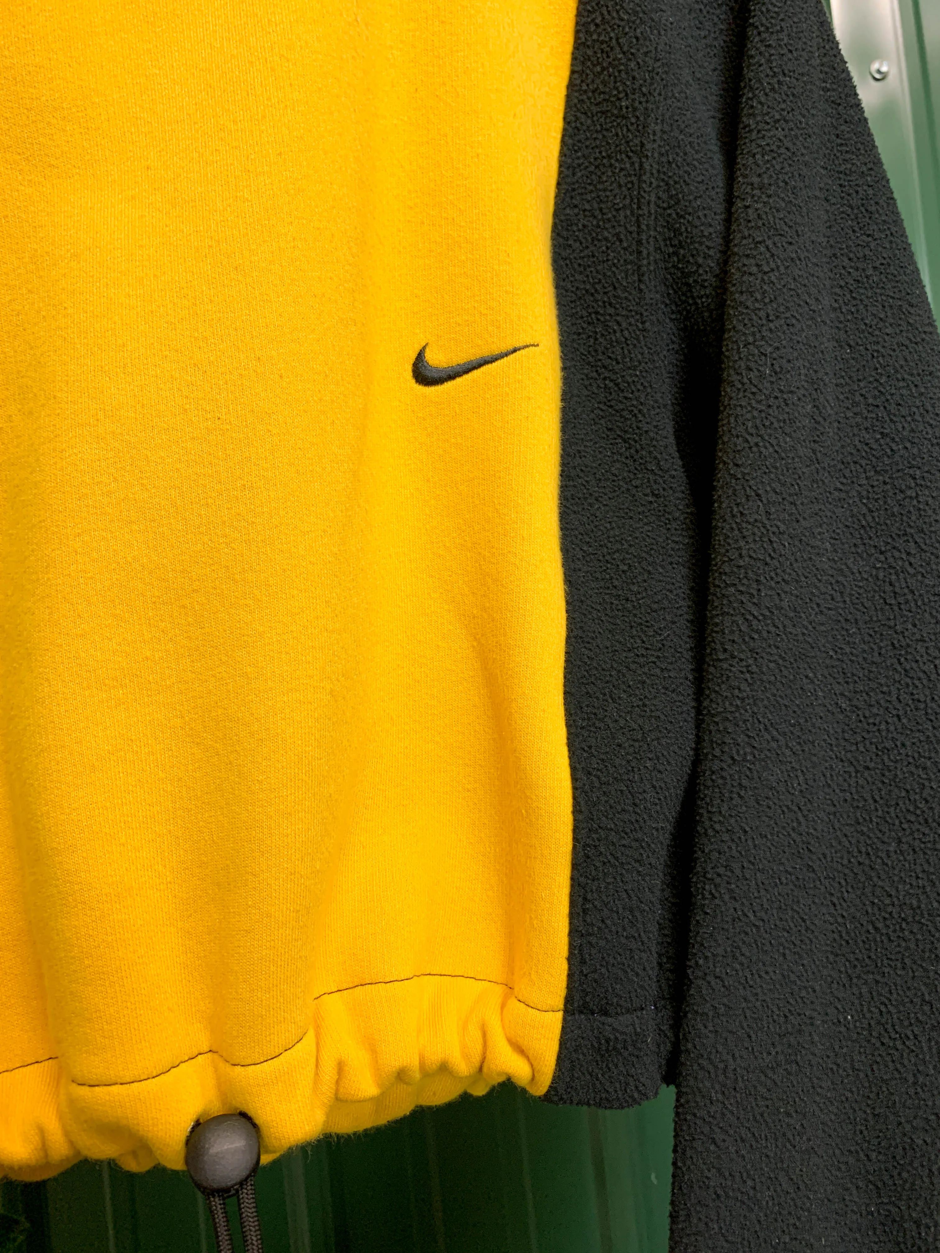"1 of 1" Nike 2-Tone Crop Set (S/M)
