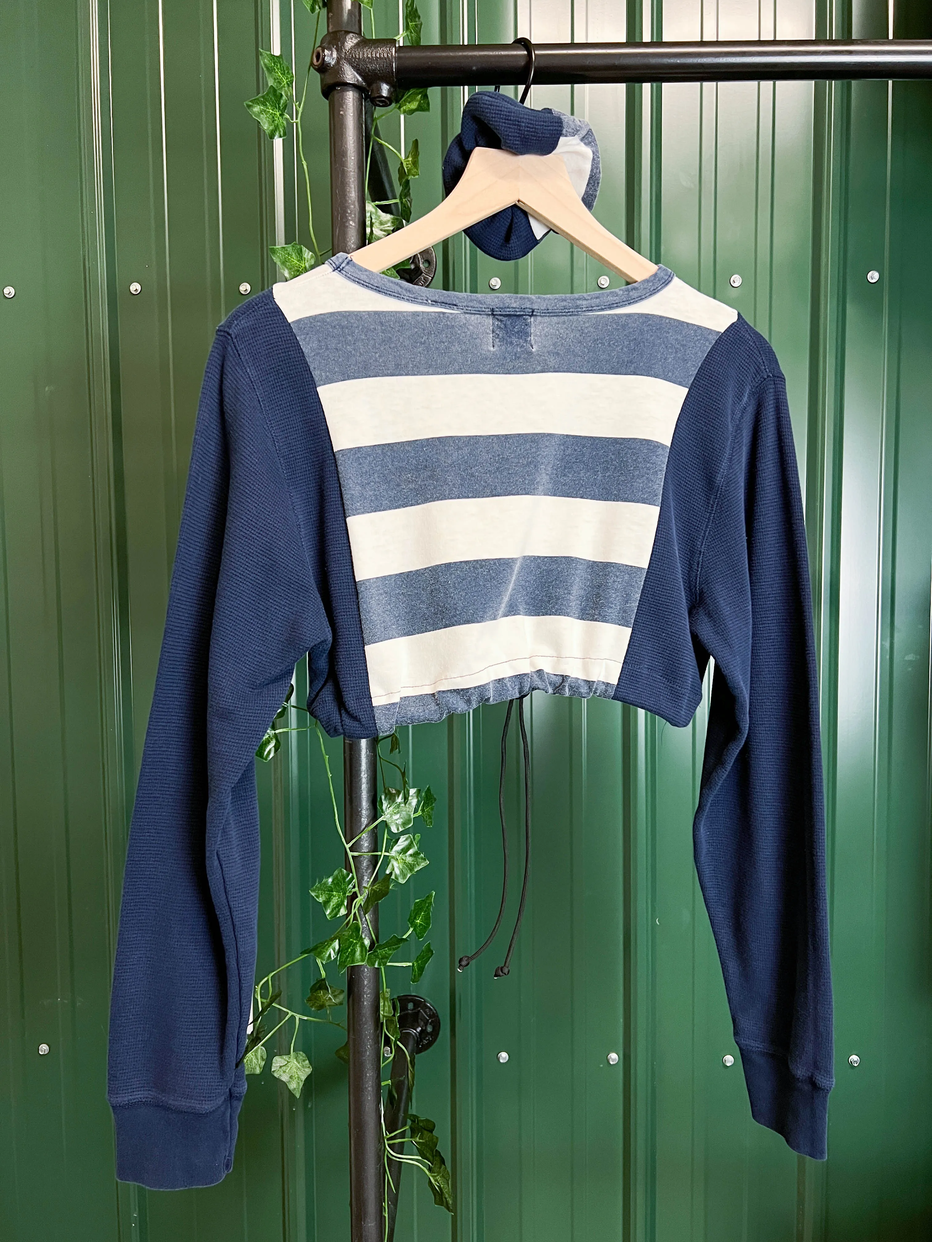 "1 of 1" Striped Thermal Sinch Crop (S/M)