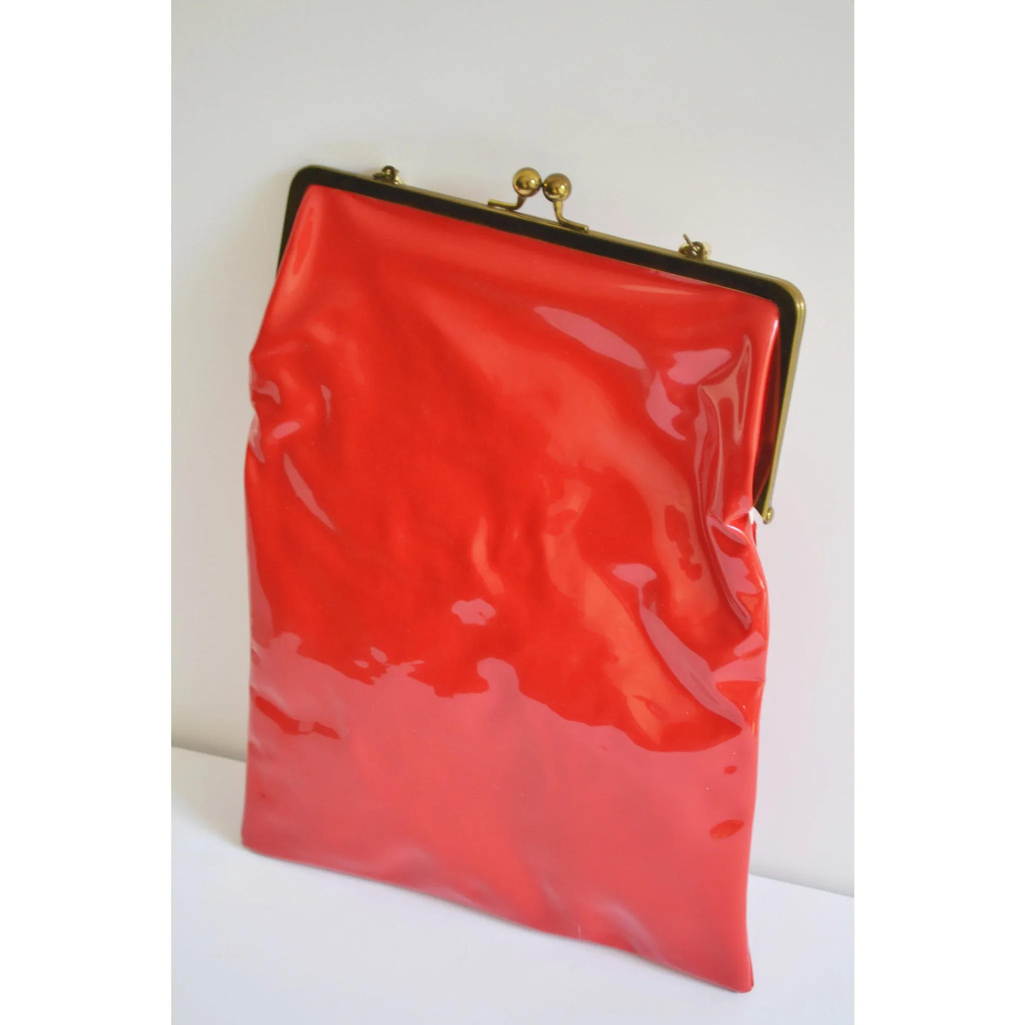 Red & White Plastic Purse By Tyrolean