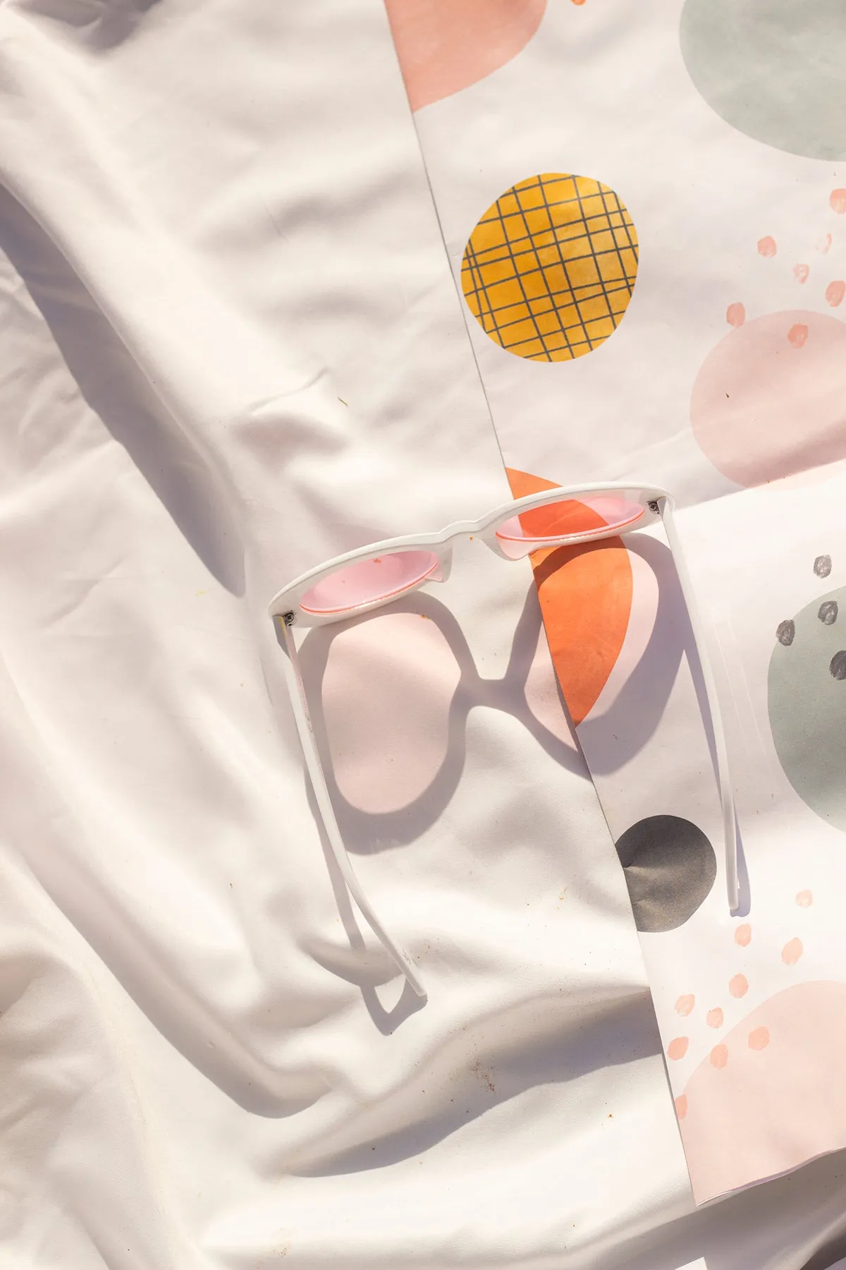 Rounded Oval Retro Style Sunglasses