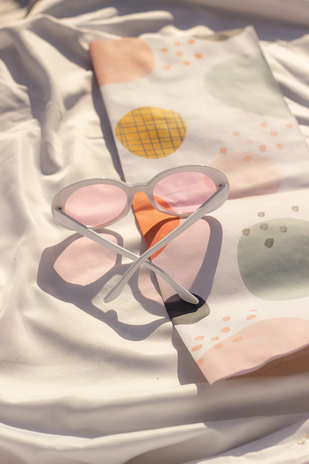 Rounded Oval Retro Style Sunglasses
