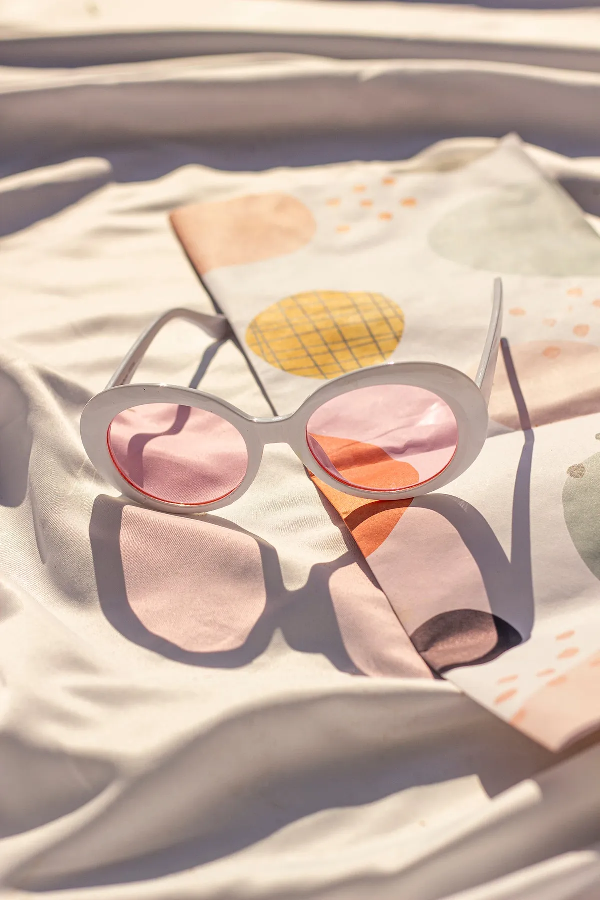 Rounded Oval Retro Style Sunglasses
