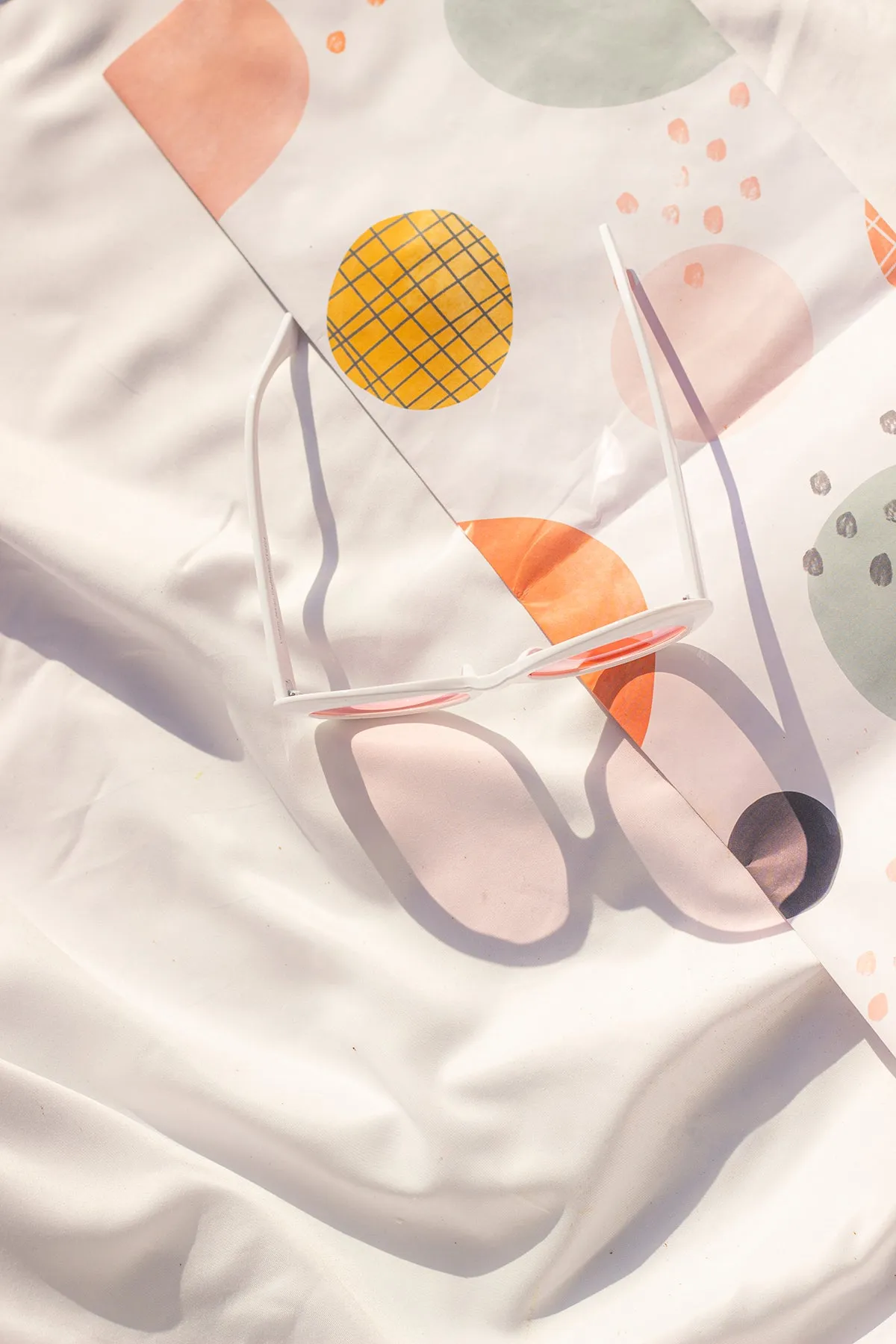 Rounded Oval Retro Style Sunglasses
