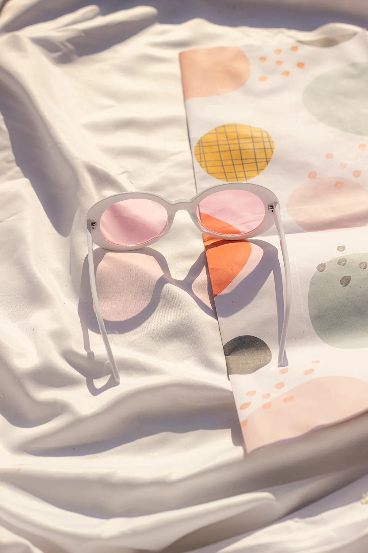Rounded Oval Retro Style Sunglasses