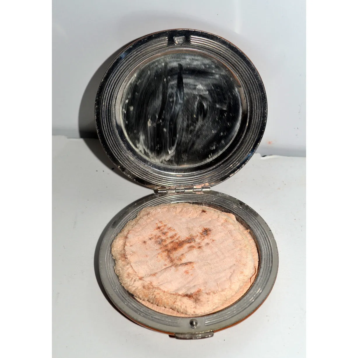 Scottie Dog Brown Leather Compact