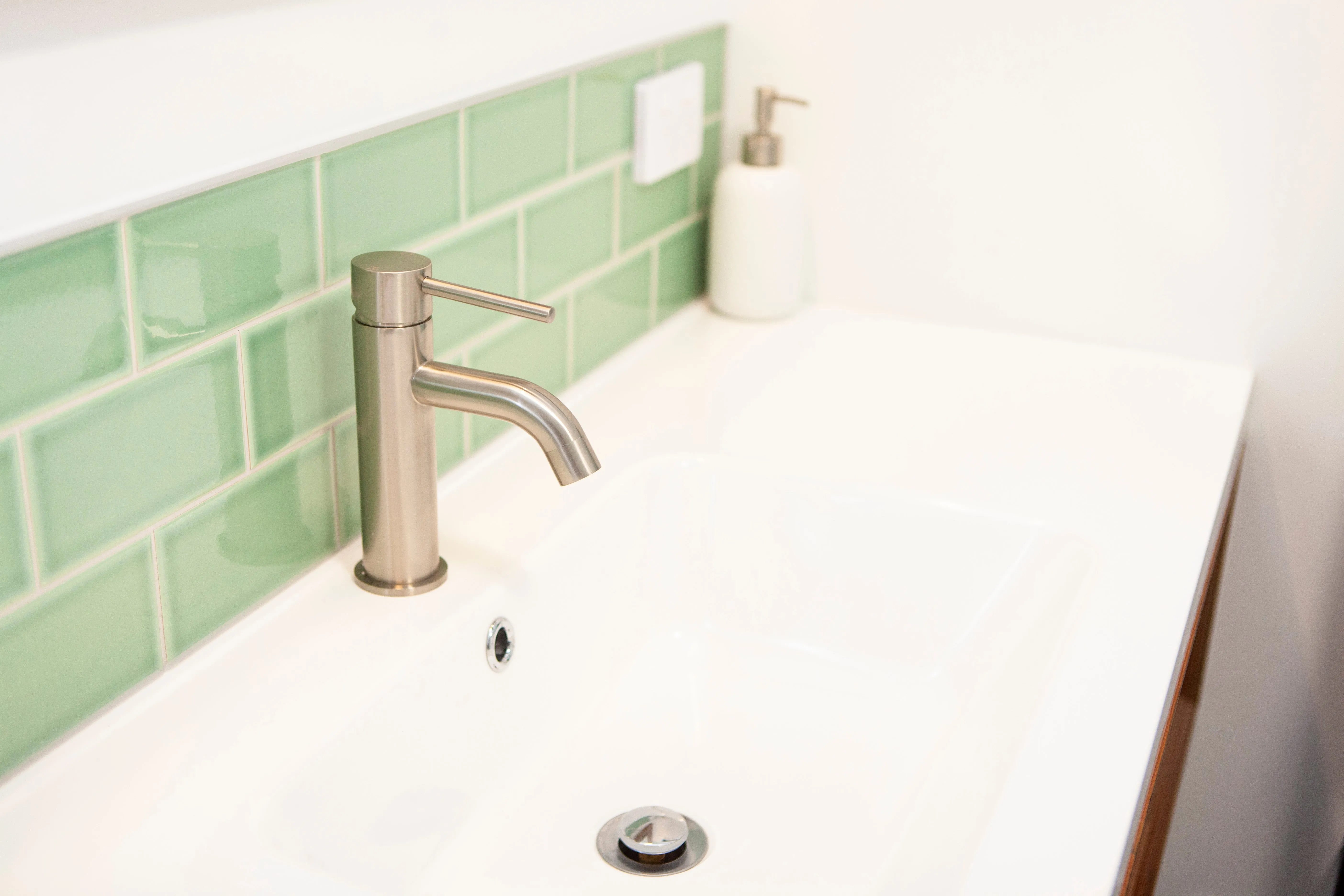 Short Basin Mixer - Round Profile - Brushed Nickel - CLAS15