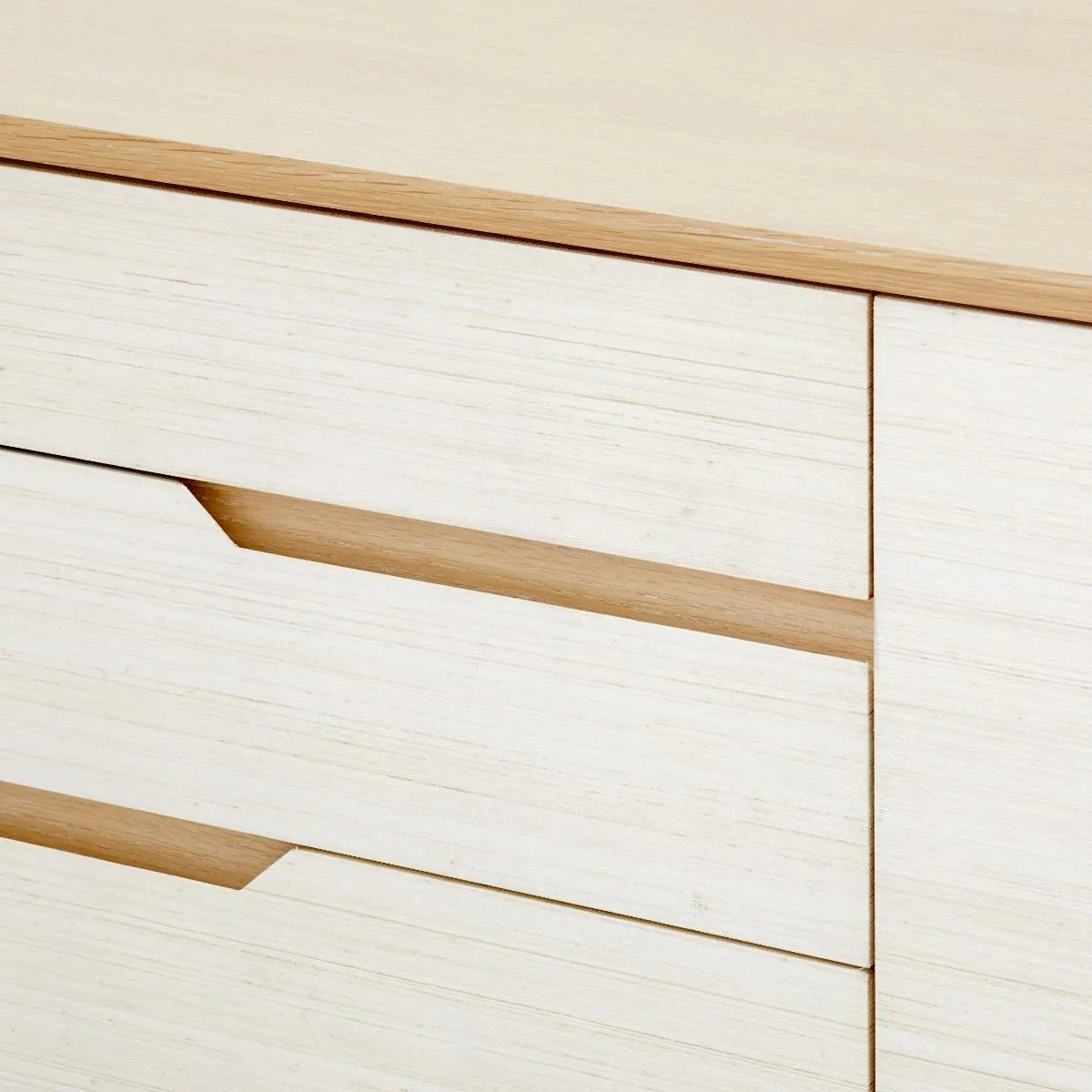 Simon 3-Drawer & 4-Door Cabinet / Light Natural Shimmer