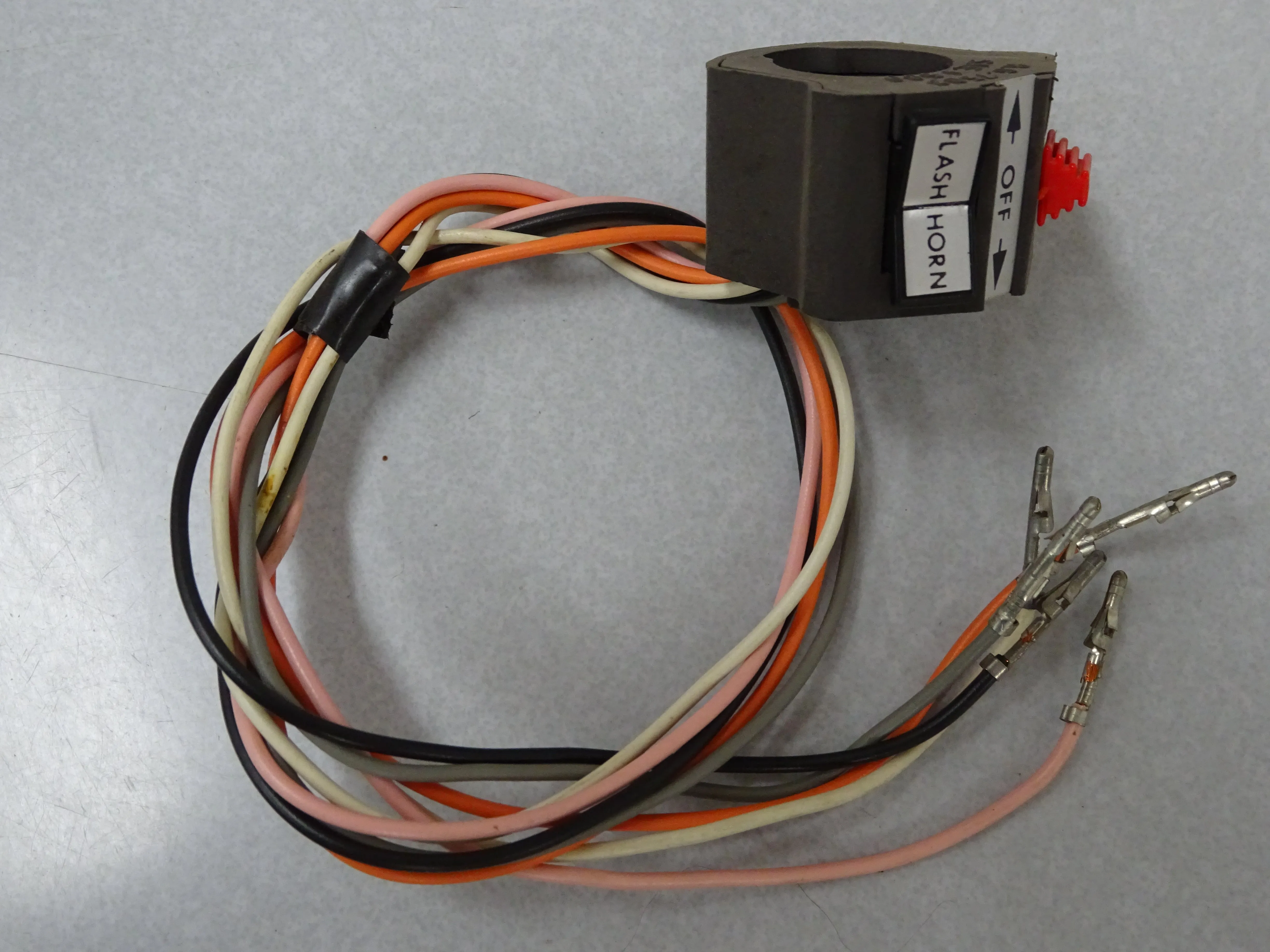T/S HORN SWITCH (#17750301) USE 120030