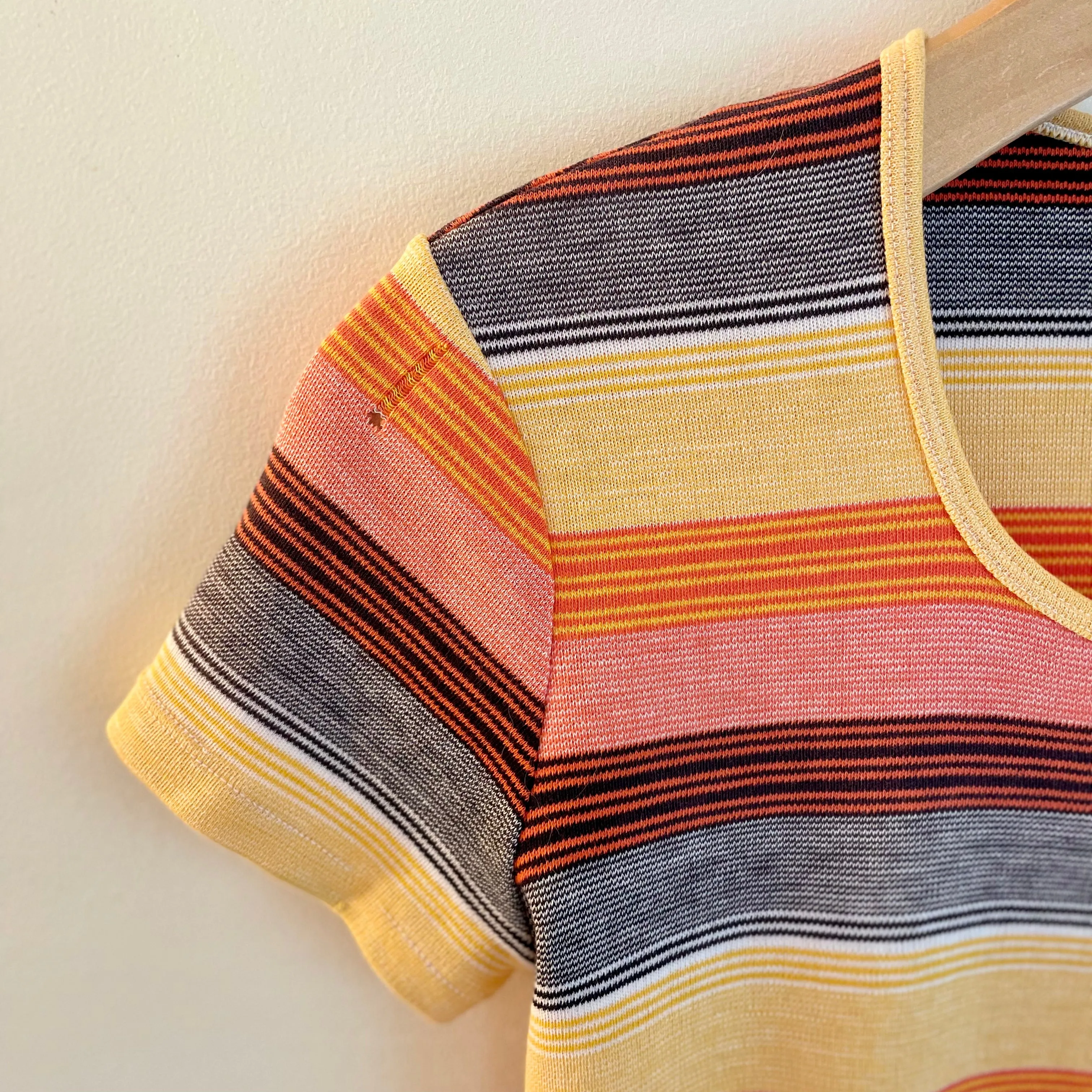 Vintage 80s 80s Striped Scoop neck pullover // size Small Medium (HT2261)