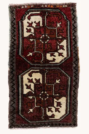 Vintage Turkish Mini Rug No. 478 | 1'7 x 2'10